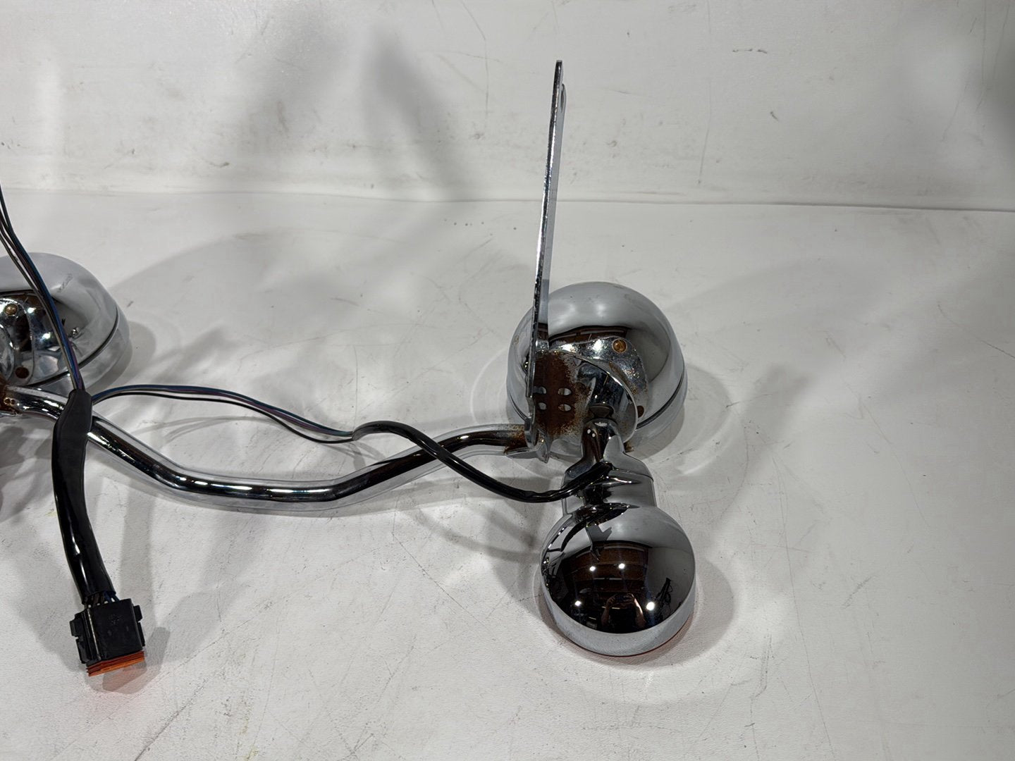 1996 Harley Electra Glide Touring FLHT OEM Front Turn Signal Indicators Aux Light Bar