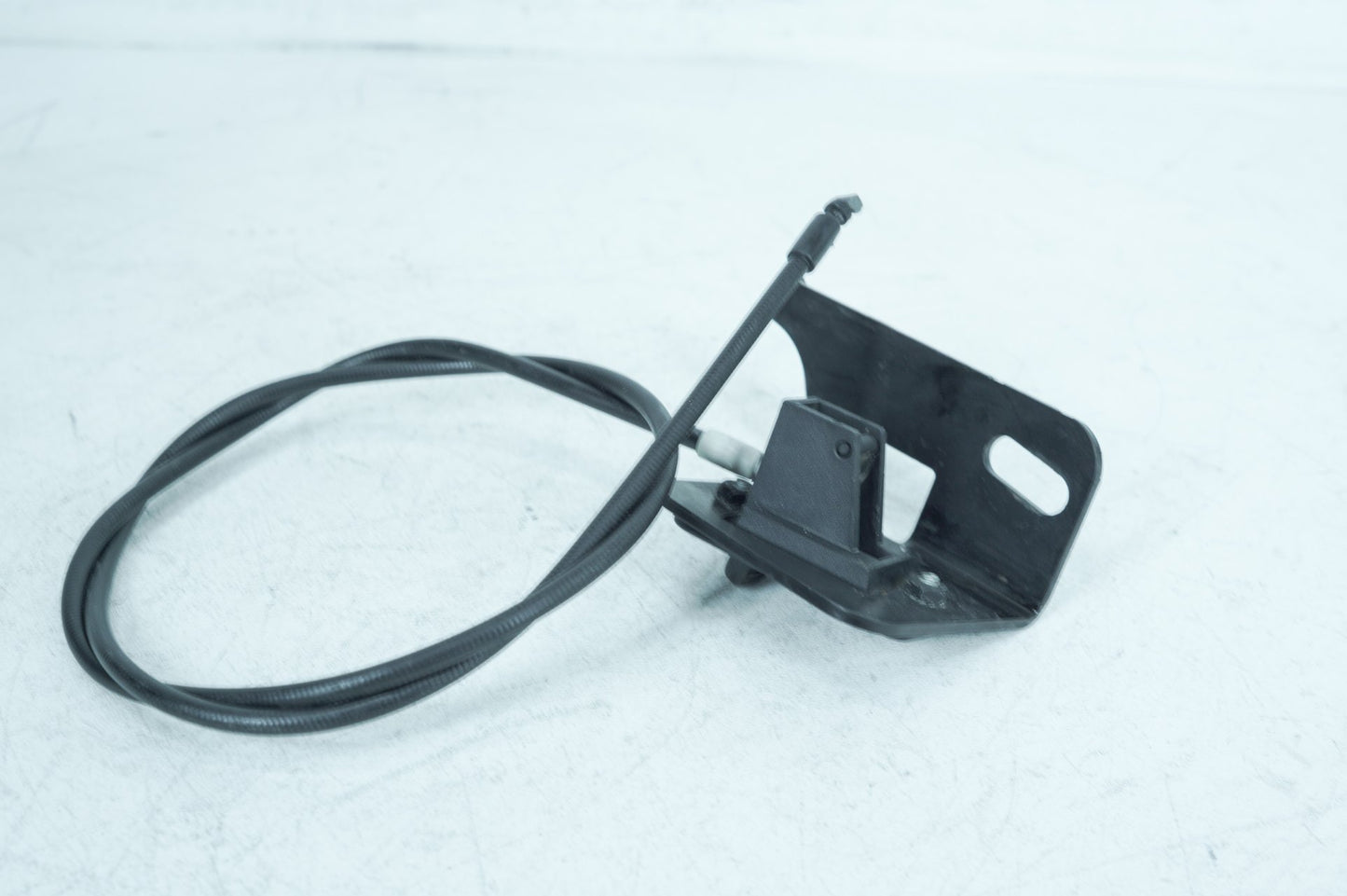 2007 - 2011 Harley-Davidson Touring Electra Ultra Varilock Gas Spring Mount Bracket & Cable 02752046