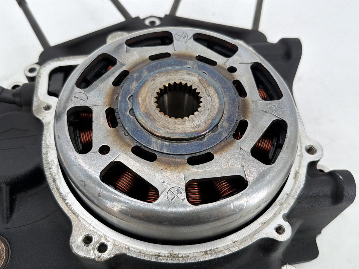 2019 Harley Touring FLHT Electra Glide OEM Crankcase Shaft Engine Motor Cover