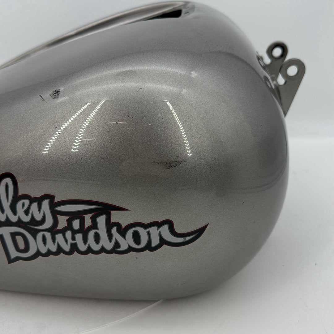 2007 - 2012 Harley-Davidson Dyna Super Glide Fuel Gas Tank Gasoline Reservoir 61590-04A