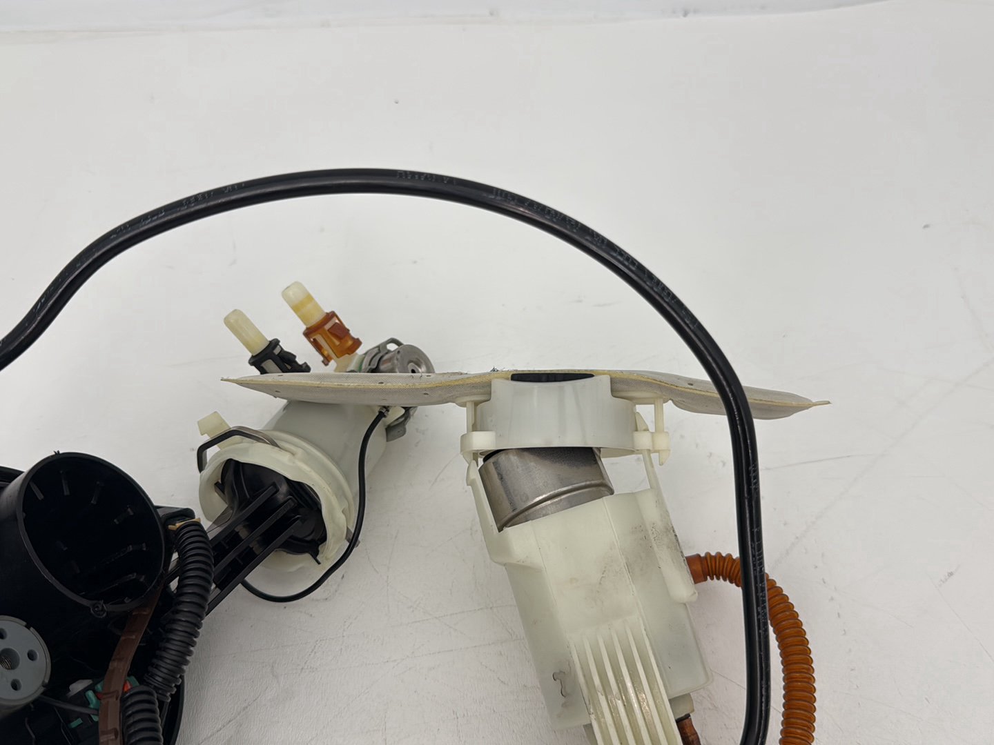 2015 Harley Touring FLHXS Street Glide OEM Gas Gasoline Fuel Petrol Pump Sending