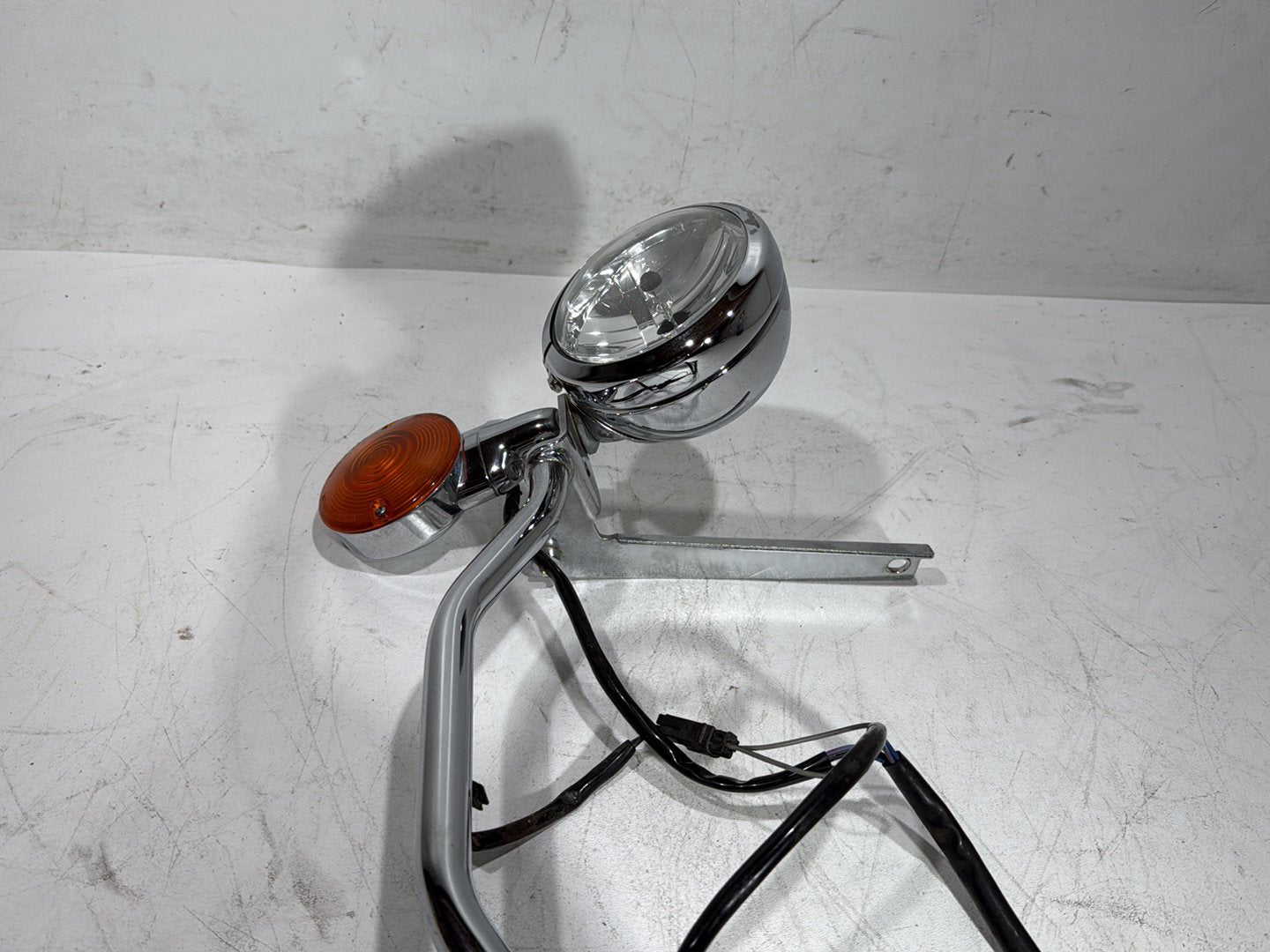 2011 Harley Heritage Softail Classic FLSTC OEM Front Turn Signal Indicators Aux Light Bar