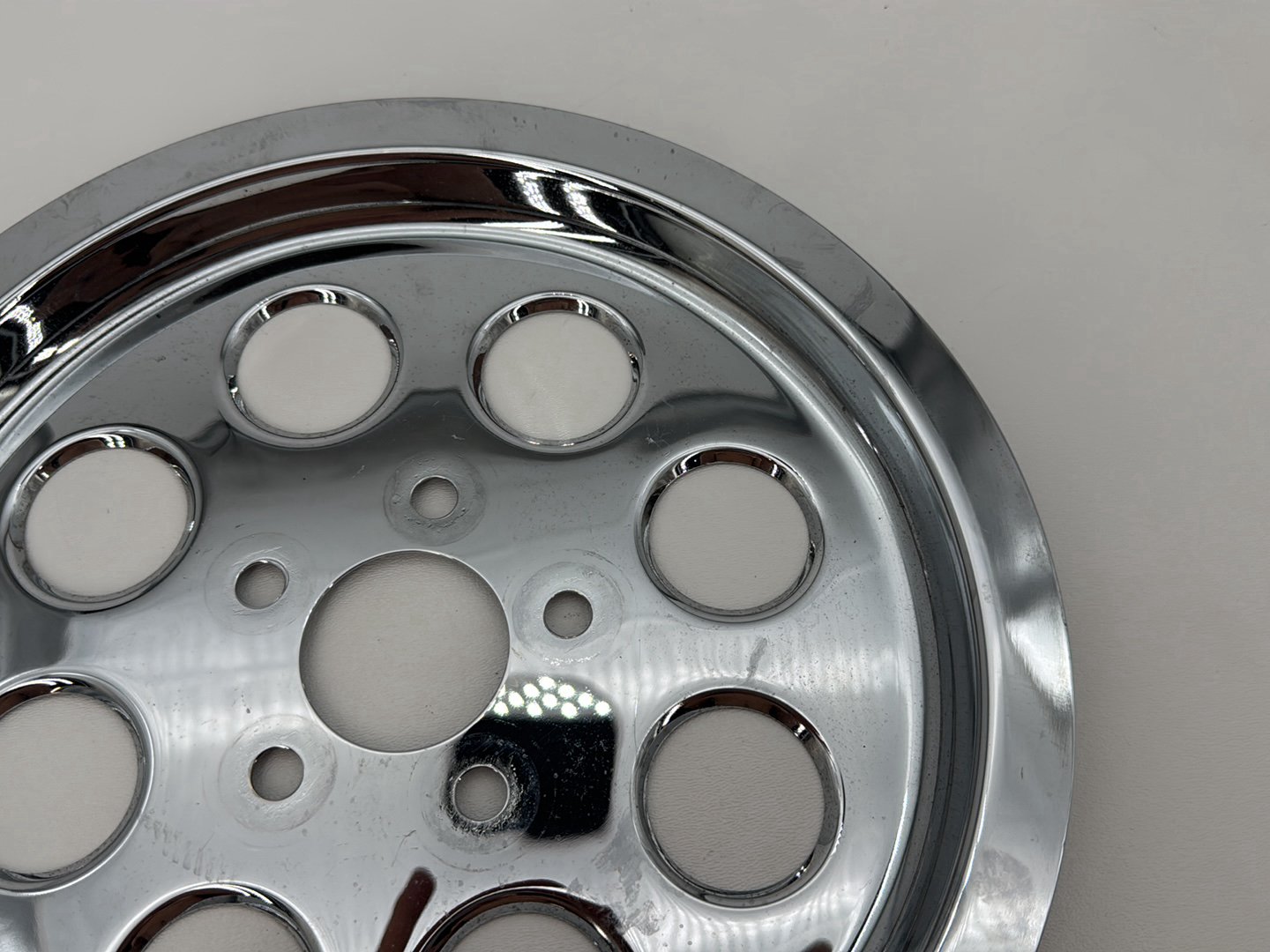 1999 - 2006 Harley-Davidson Dyna Wide Glide Rear Wheel Belt Sprocket Cover Chrome
