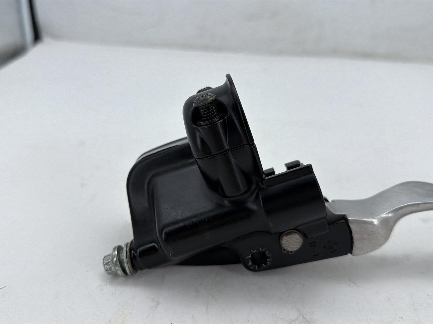 03 Harley Road King Touring Classic OEM Front Right Brake Lever Master Cylinder