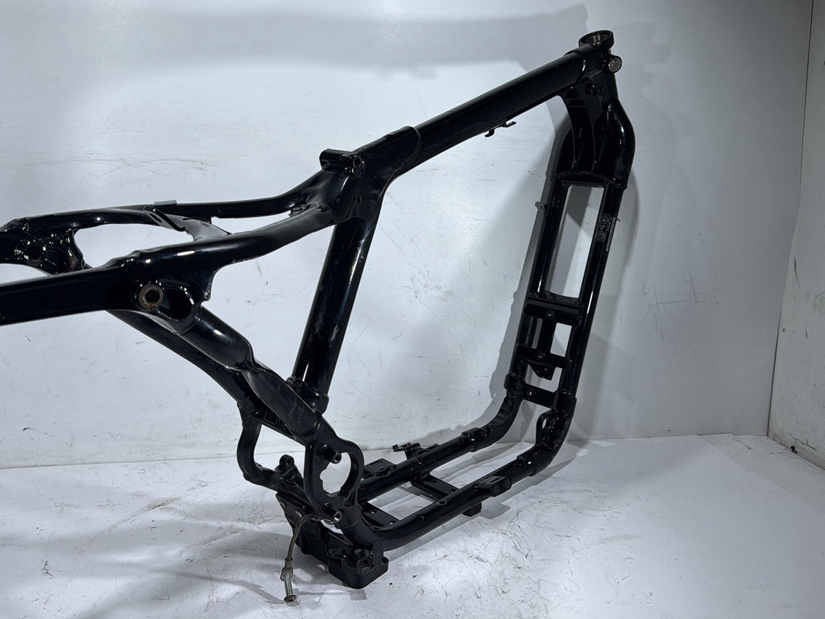 2006 Harley Sportster 1200 Custom XL1200C OEM Body Main Frame Chassis CLN CLR