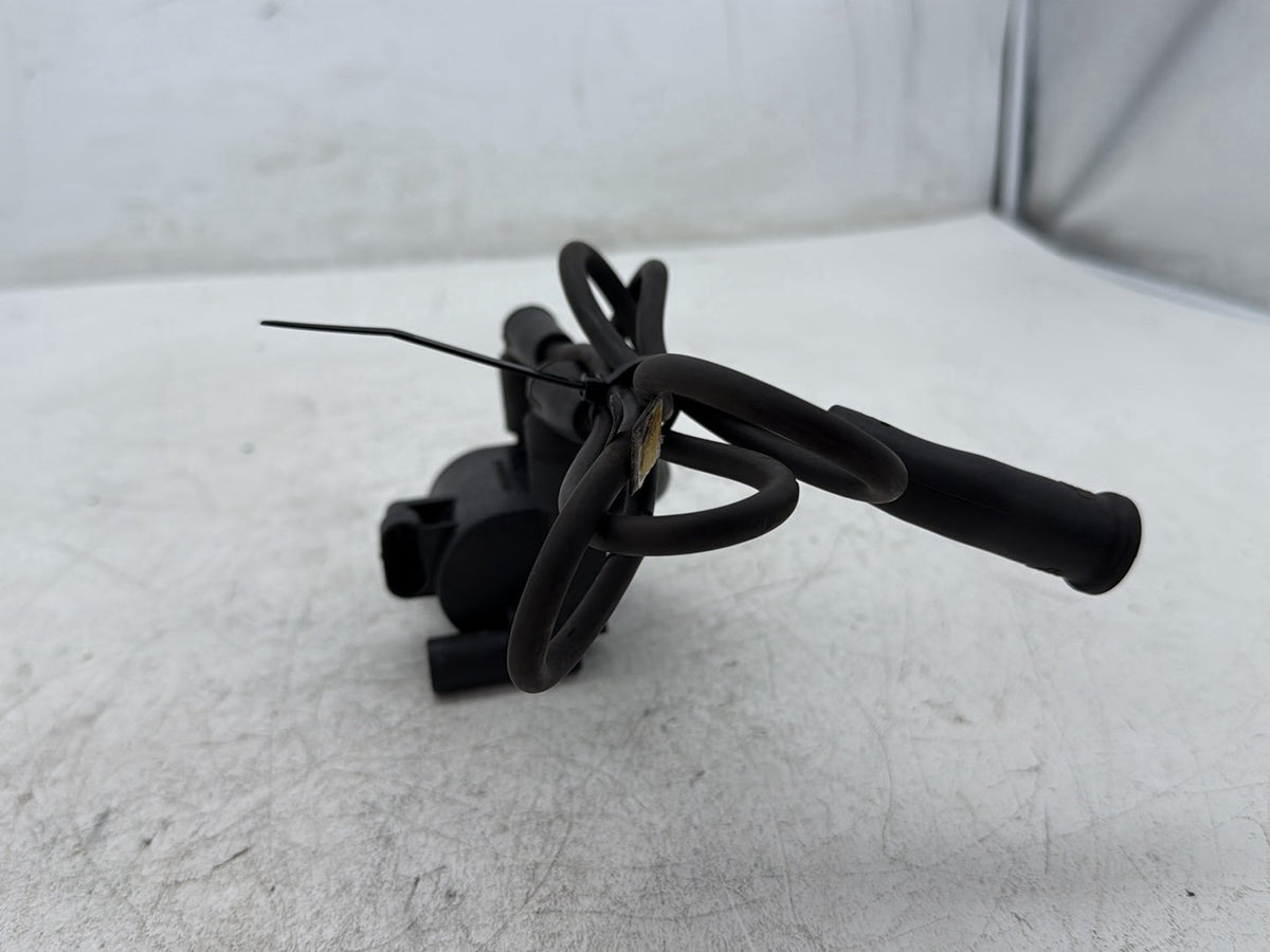 2009 Harley Street Glide Touring FLHX OEM Ignition Coil Spark Plugs Cable