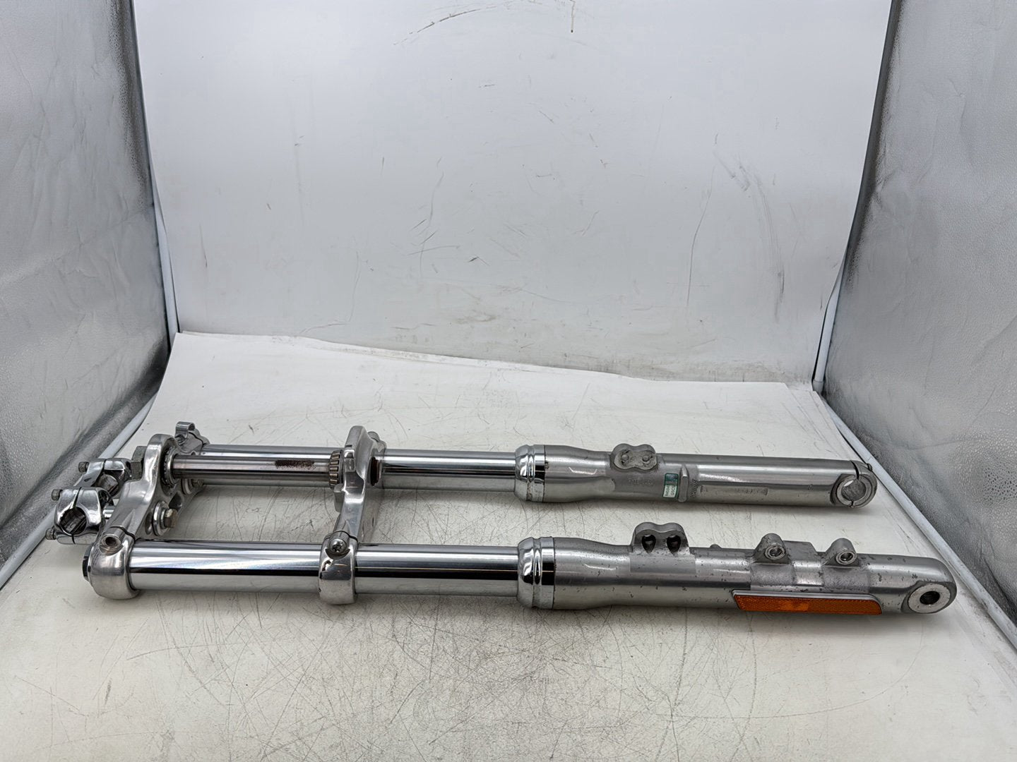 2007 Harley Dyna Street Bob FXDBI OEM Front Triple Tree Set & LH RH Fork Legs Sliders