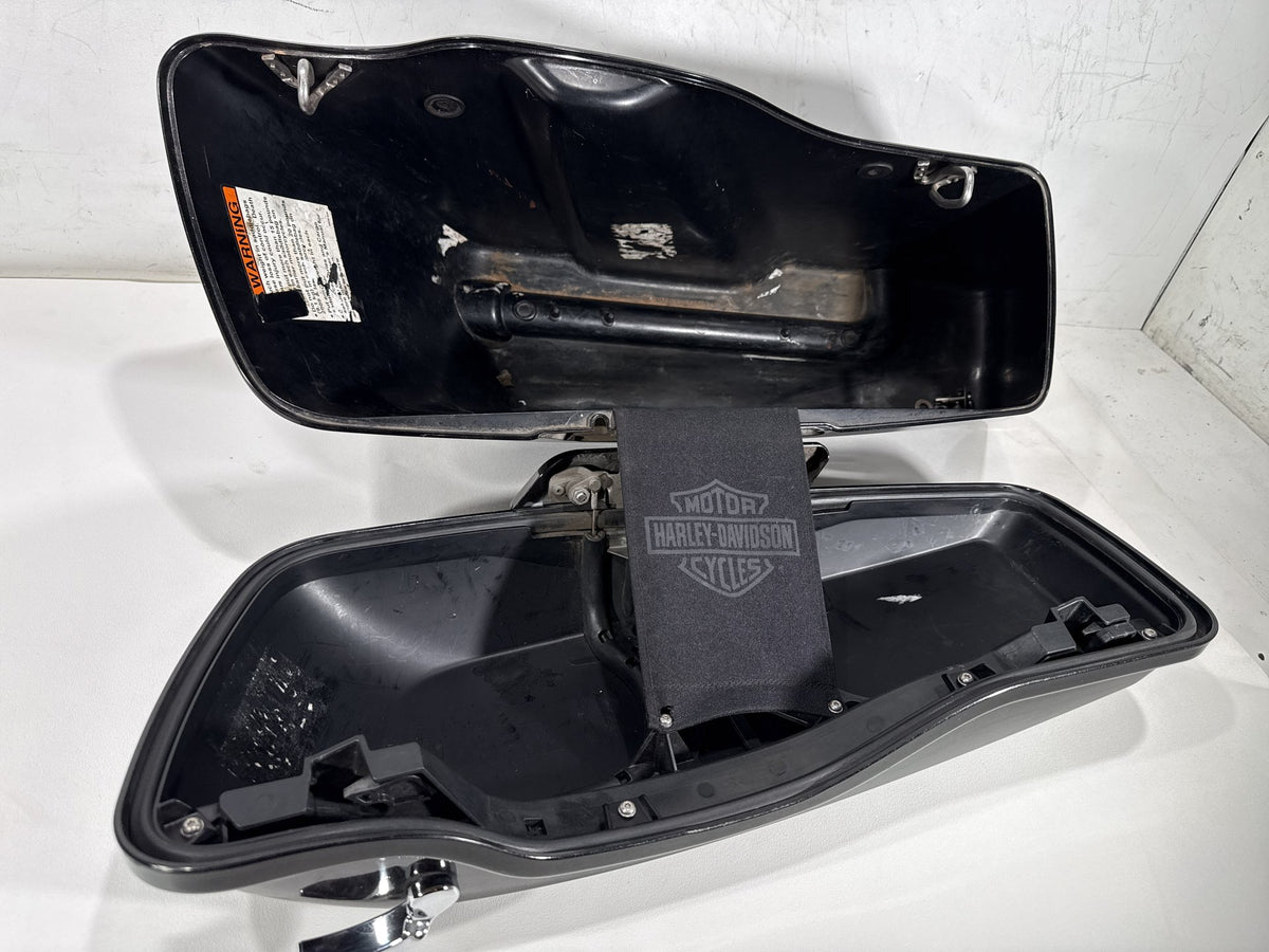 2016 Harley Road Glide Touring FLTRXS OEM Left 1 Saddlebag Luggage NO Key