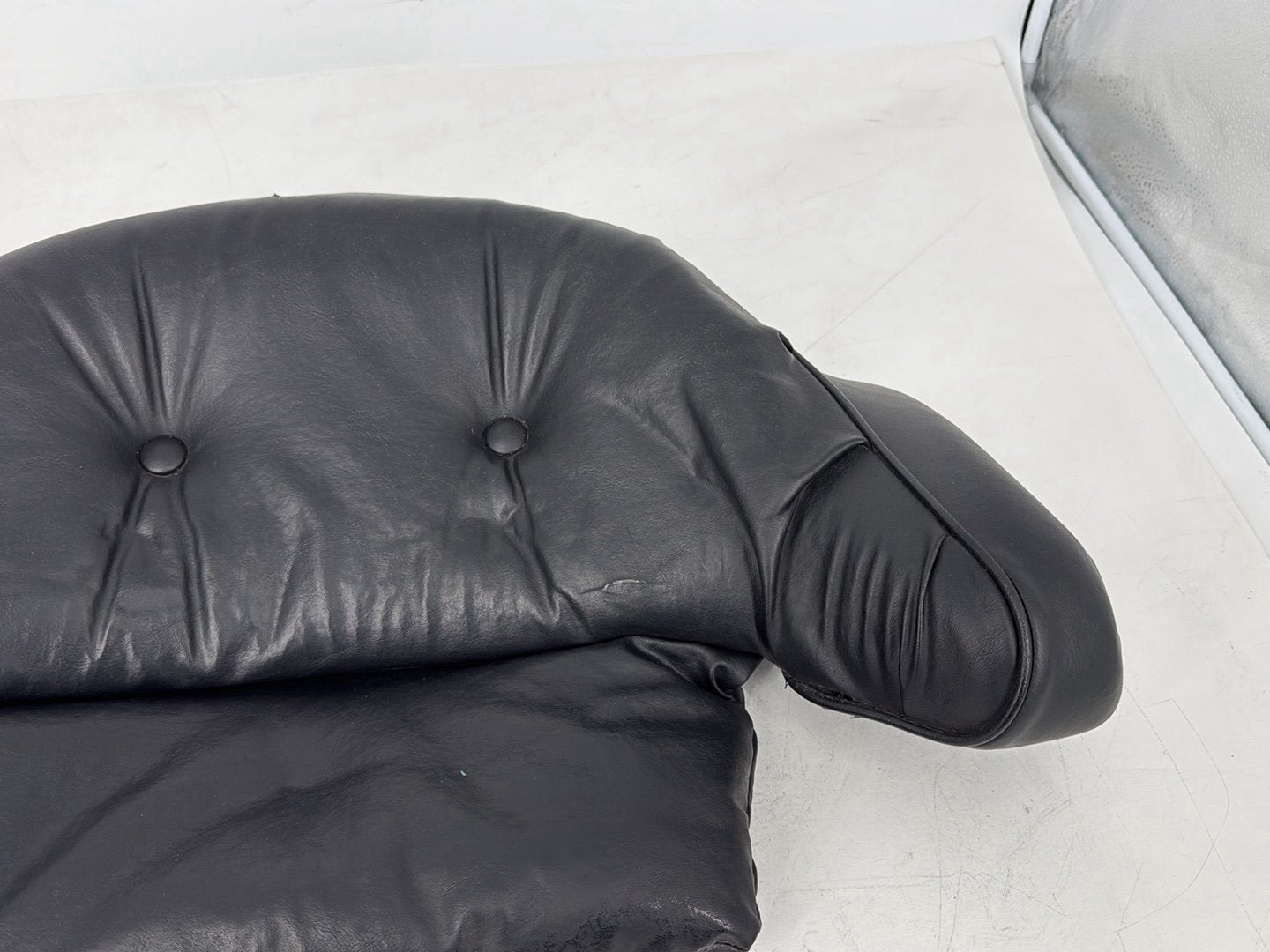 1999 - 2006 Harley-Davidson Touring Electra Glide Classic Rear Passenger Backrest Cushion Pad 52201-97A