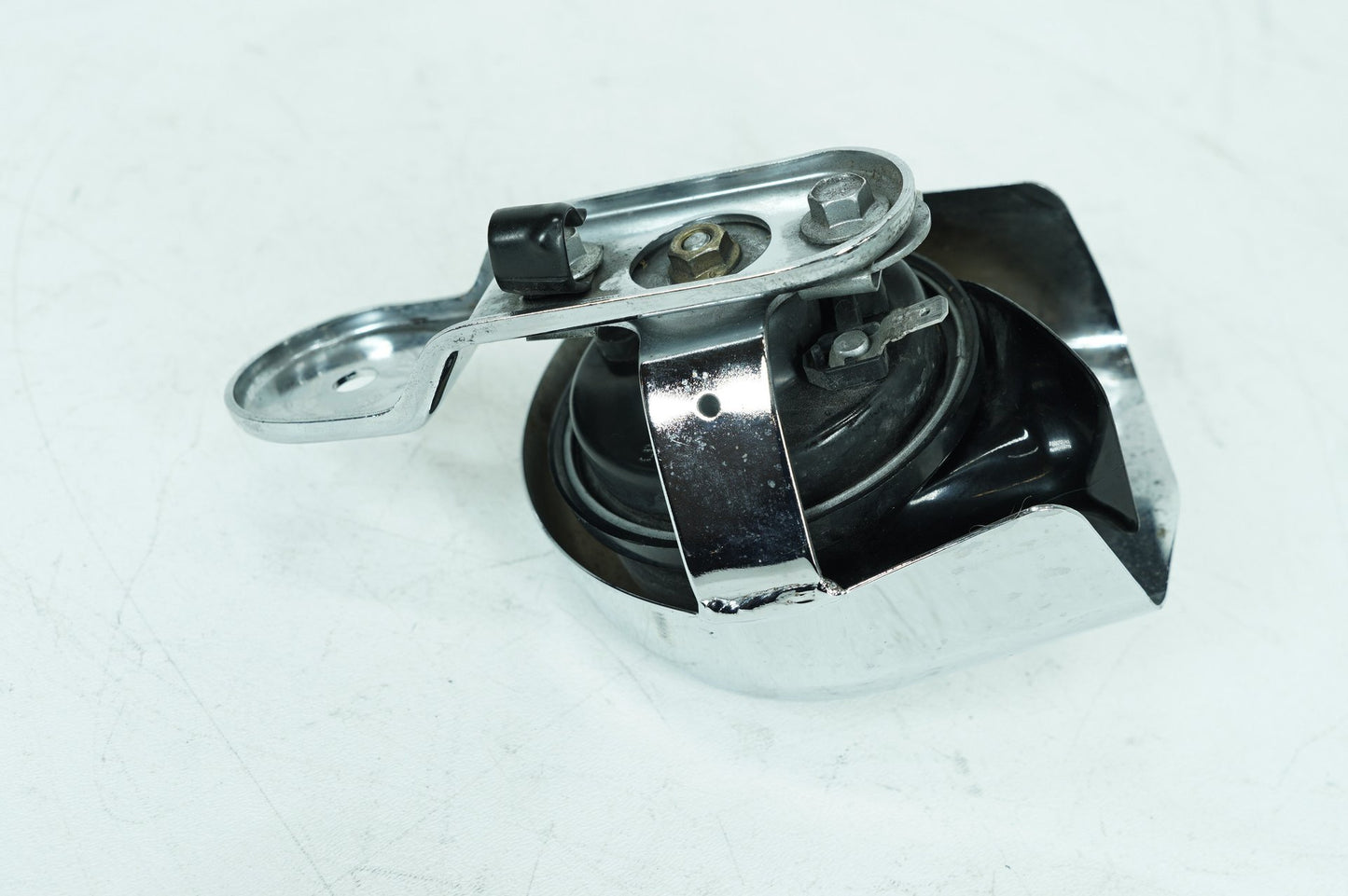 2004 - 2013 Harley-Davidson Sportster Custom Horn Signal Klaxon Chrome Cover 69012-93A