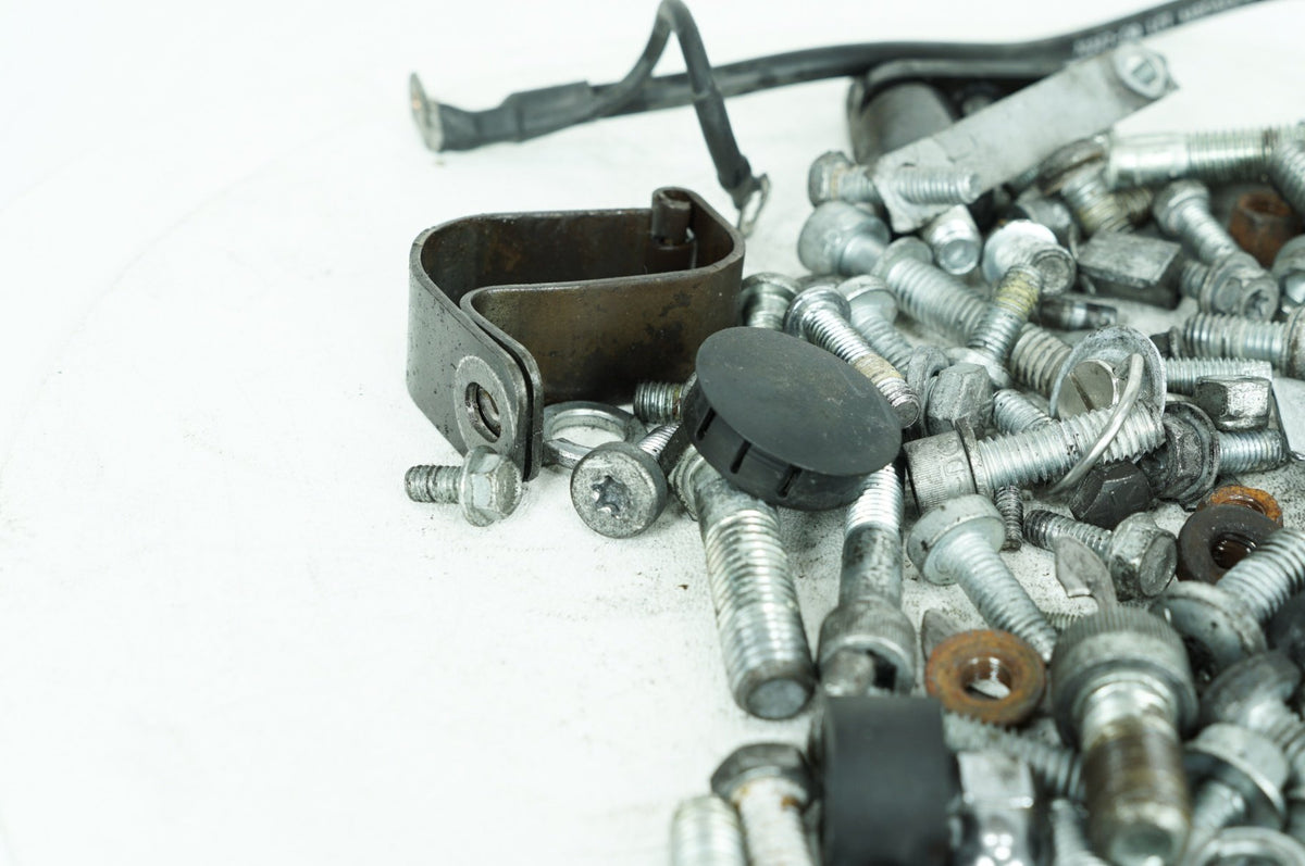 2013 Harley-Davidson Touring FLHTCU - Hardware Bolts Nuts & Brackets