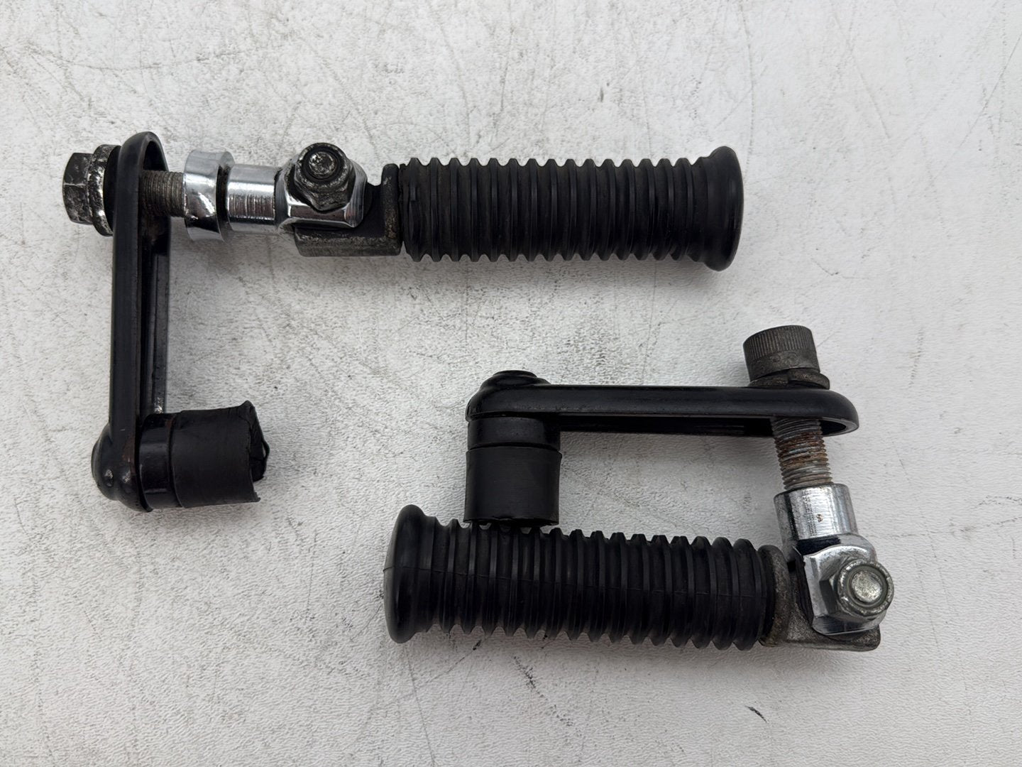 1997 Harley Softail Fat Boy FLSTF OEM Left & Right Step Foot Rest Pegs