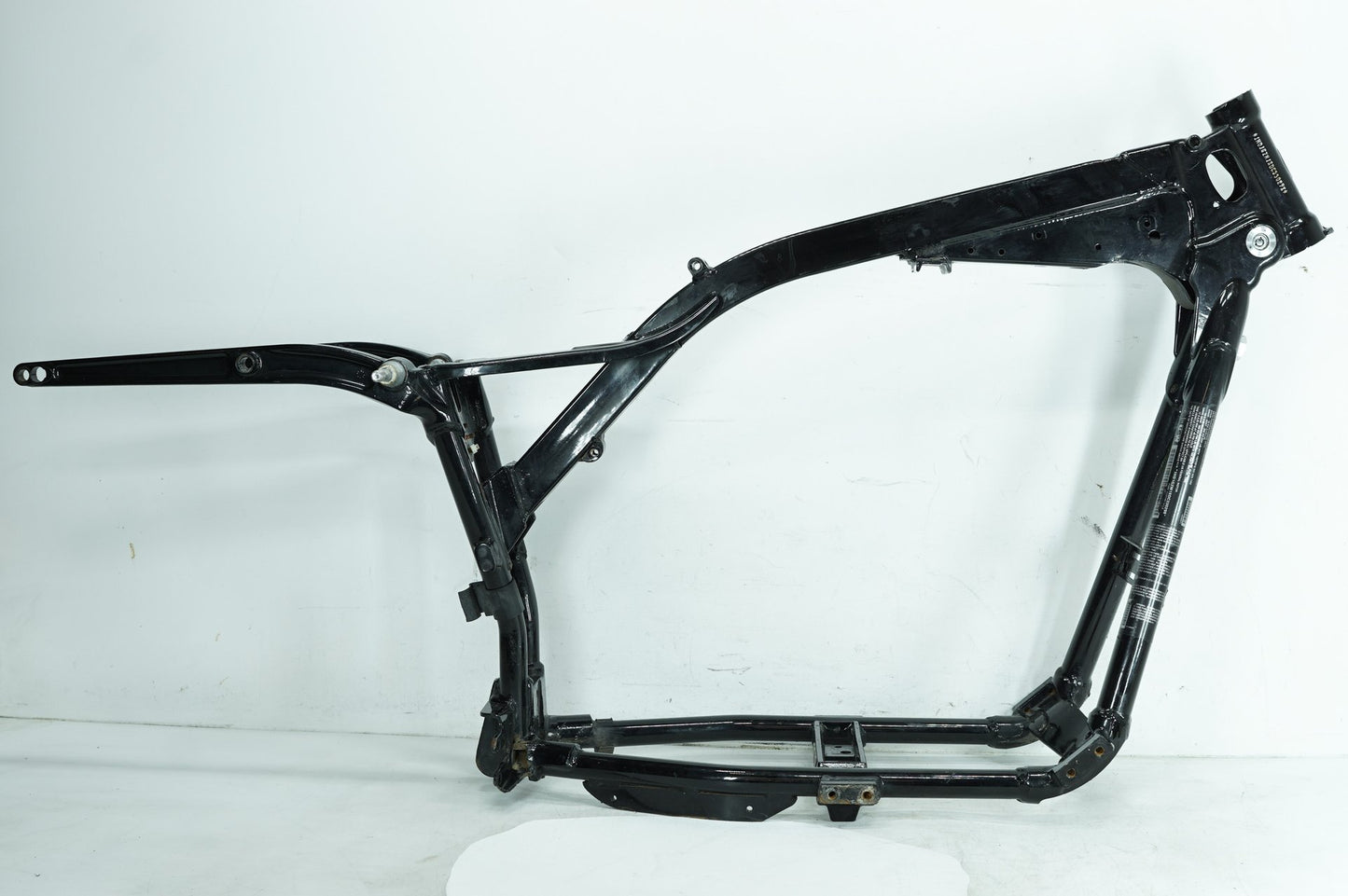 2007 - 2017 Harley-Davidson Dyna Switchback Body Main Frame Chassis CLN CLR 47745-06B