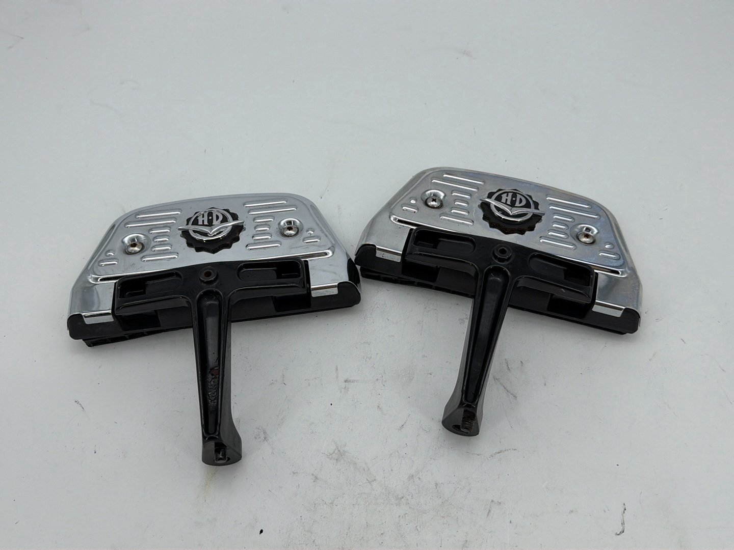 2003 Harley Road King Touring FLHRCI Classic OEM Left & Right Passenger Floorboard Foot Rest