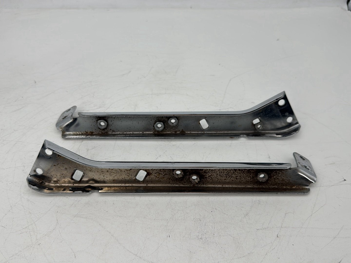 2008 Harley Touring FLHT Electra Glide OEM Left Right Saddlebag Fender Struts Brackets