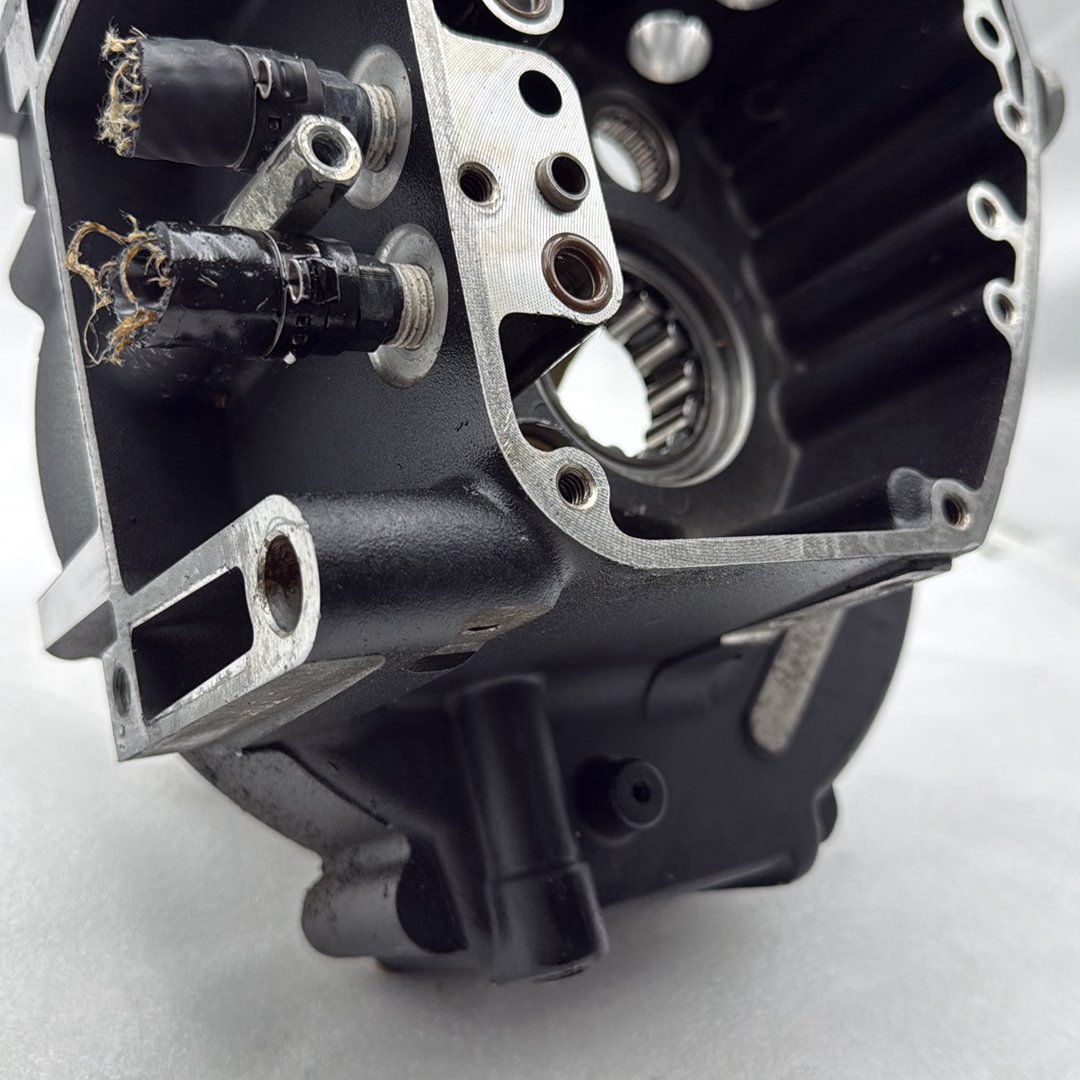 1999 - 2006 Harley-Davidson Touring Electra Glide Classic Crankcase Shaft Engine Motor Cover 24630-03