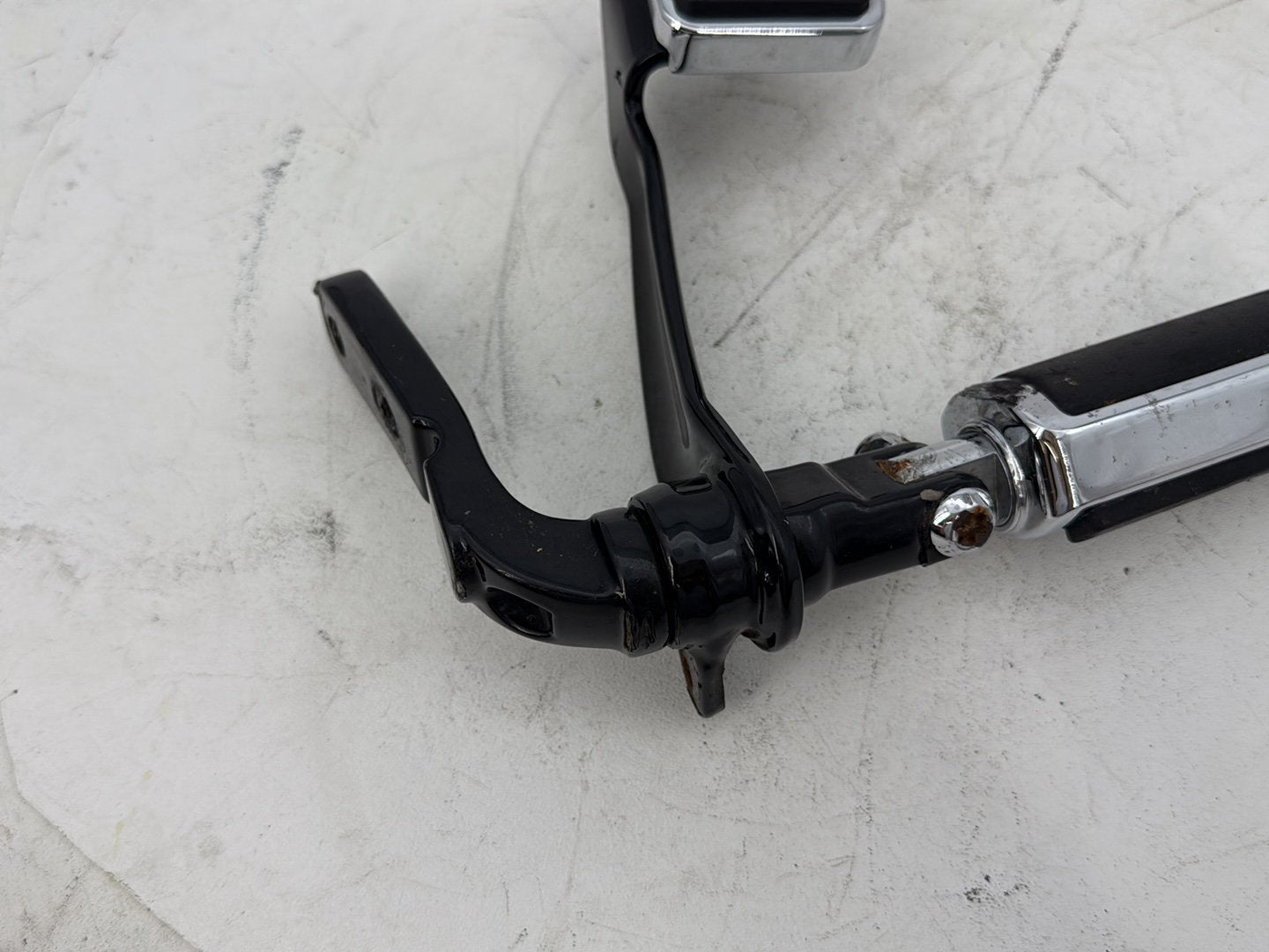 2006 Harley Dyna Super Glide Custom FXDCI OEM Right Driver Foot Controls Peg Rest