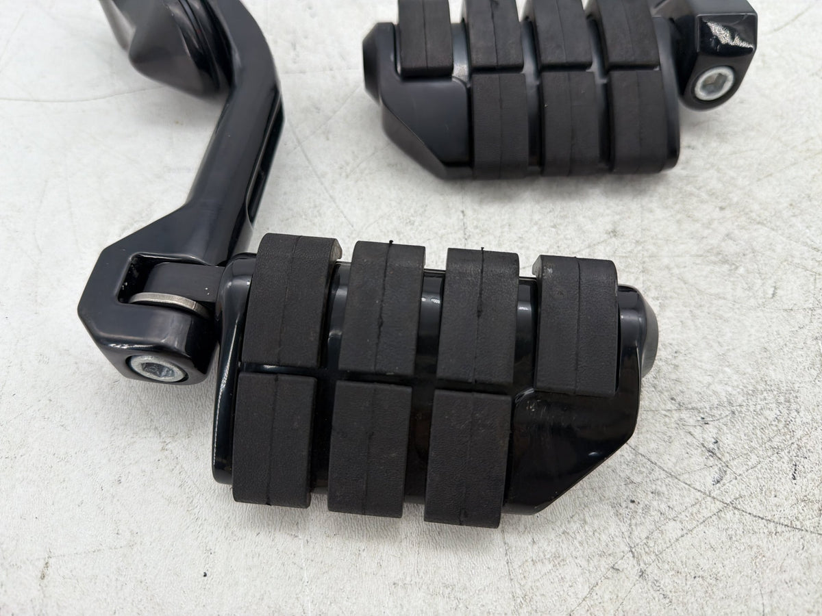 2010 Harley Road King Touring Police OEM Front Right Left Highway Foot Pegs