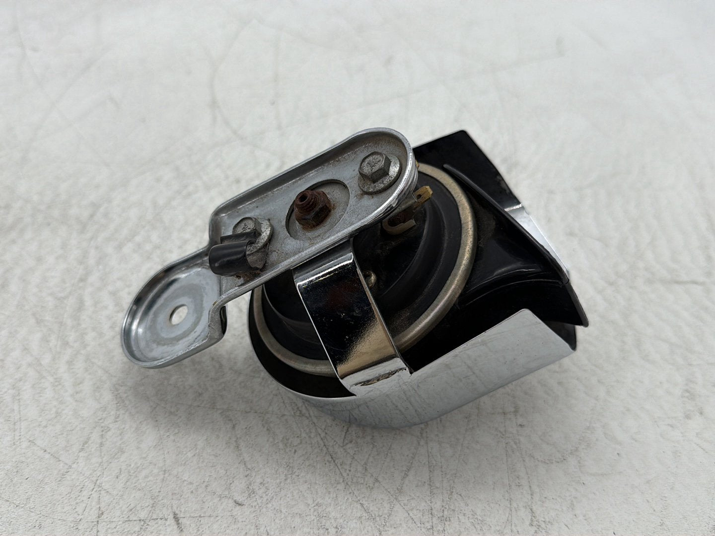 2011 Harley Heritage Softail Classic FLSTC OEM Horn Signal Klaxon Chrome Cover