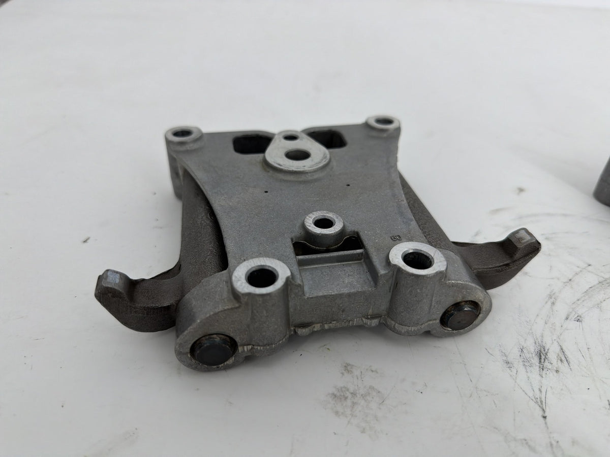 2016 Harley Touring FLHXS Street Glide OEM Engine Twin Cam Rocker Arms 17593-99