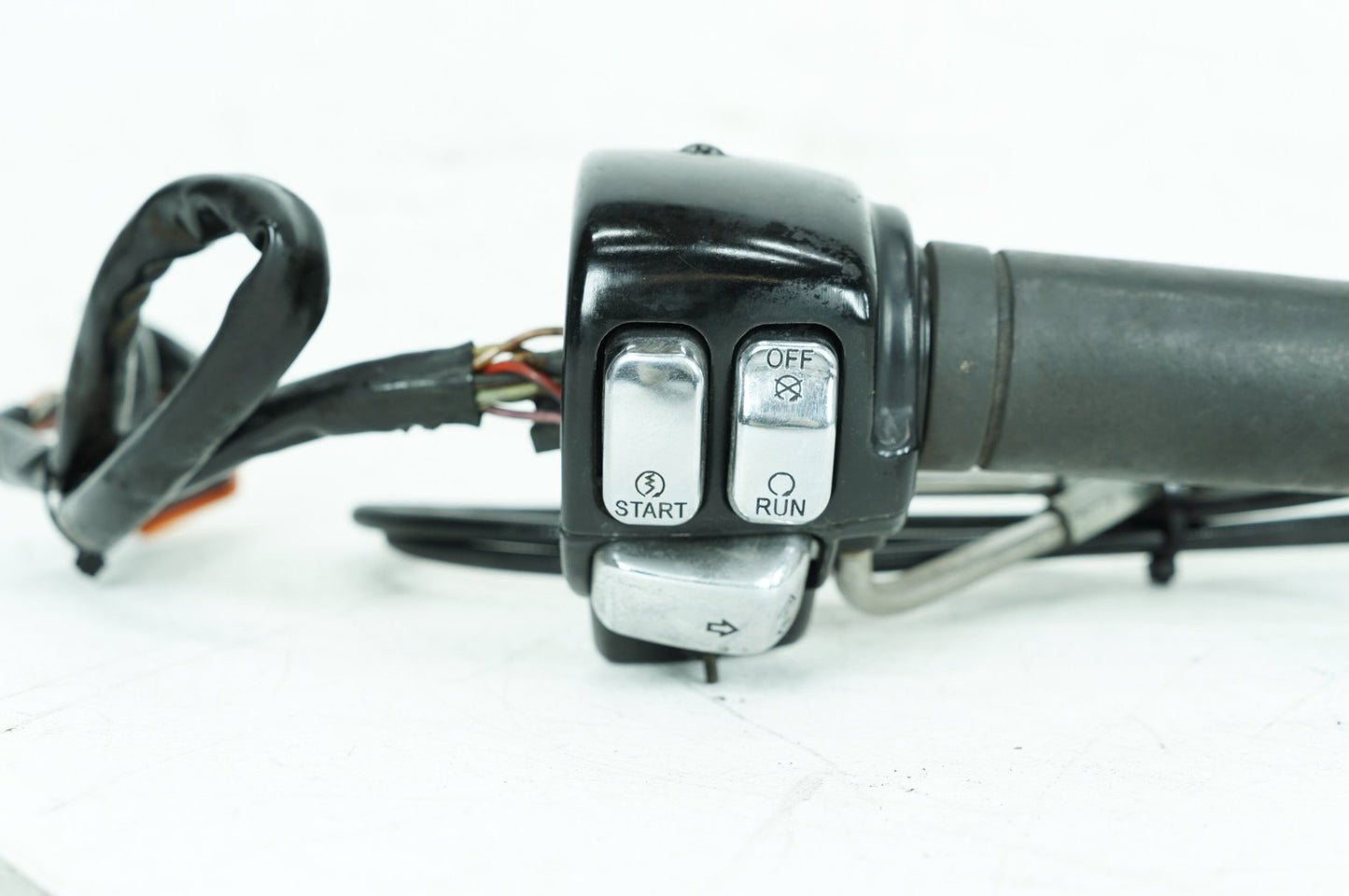 1999 - 2006 Harley-Davidson Touring Electra Glide Right Engine Start Kill Switches Controls 71684-06A