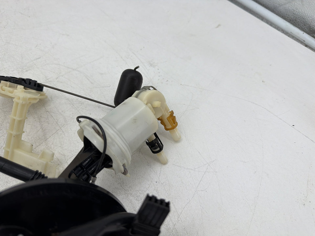 13 Harley Electra Glide Touring FLHTCU OEM Fuel Pump Gas Gasoline Petrol Sending