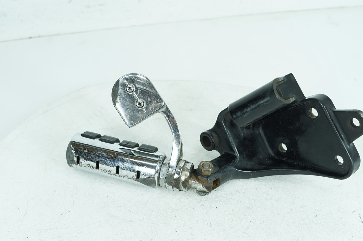 01 Harley Softail FXSTDI Deuce OEM Right Driver Foot Controls Peg Rest Scratched