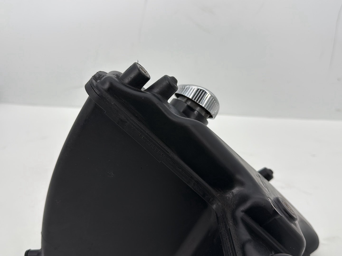 2009 Harley Sportster XL1200C 1200 Custom OEM Oil Tank Reservoir Bottle Canister & Dipstick