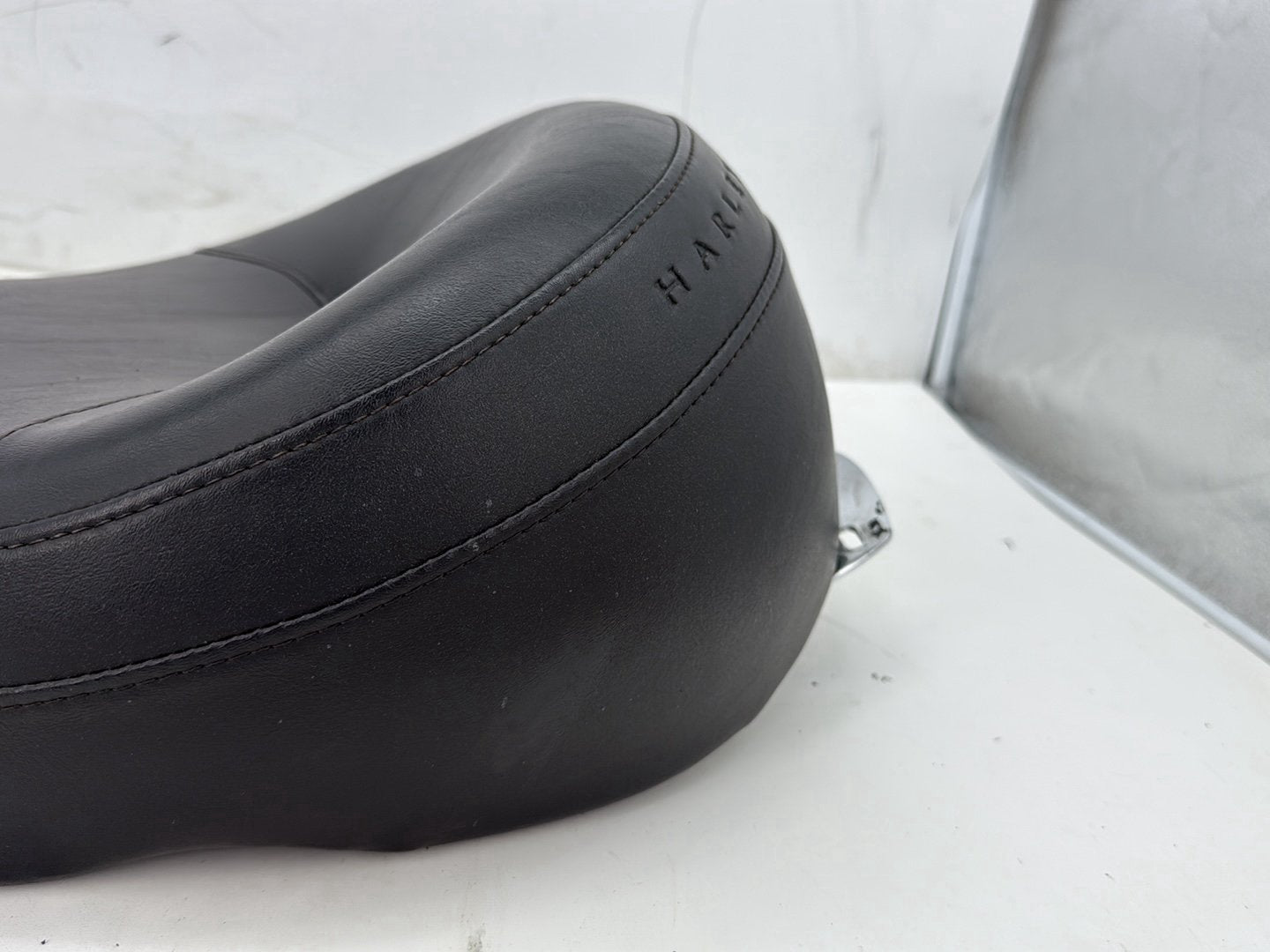 2006 Harley Road King Touring FLHRCI Classic OEM Rider Driver Solo Seat Pillion