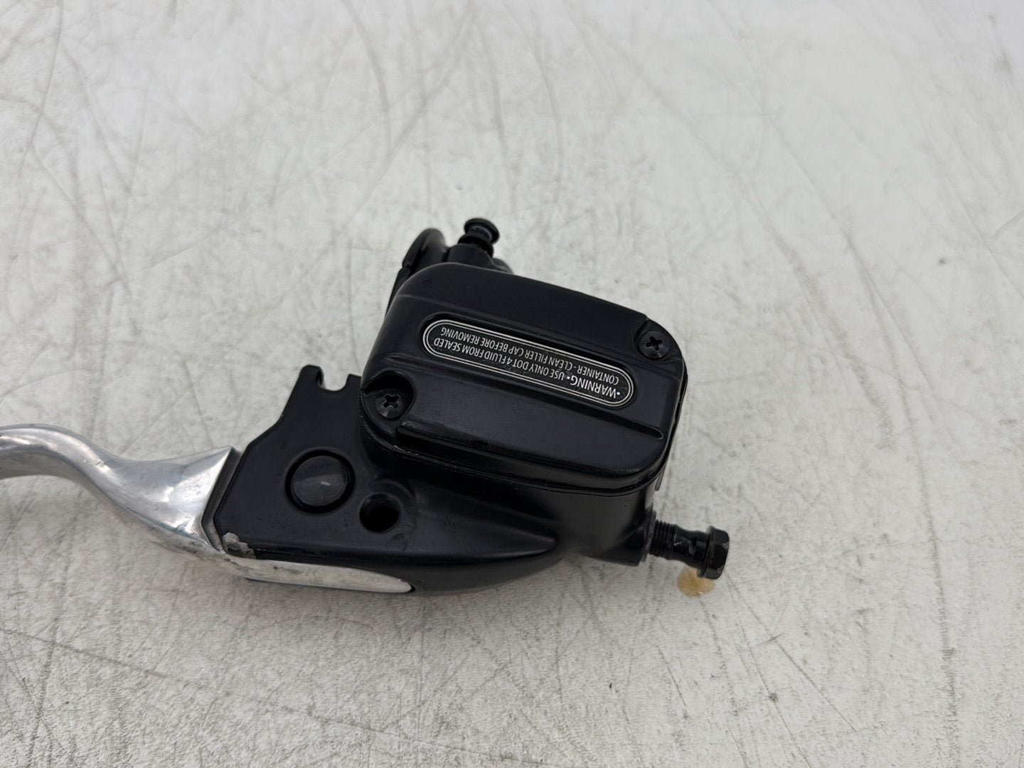 2011 Harley Street Glide Touring FLHX OEM Front Right Brake Lever Master Cylinder