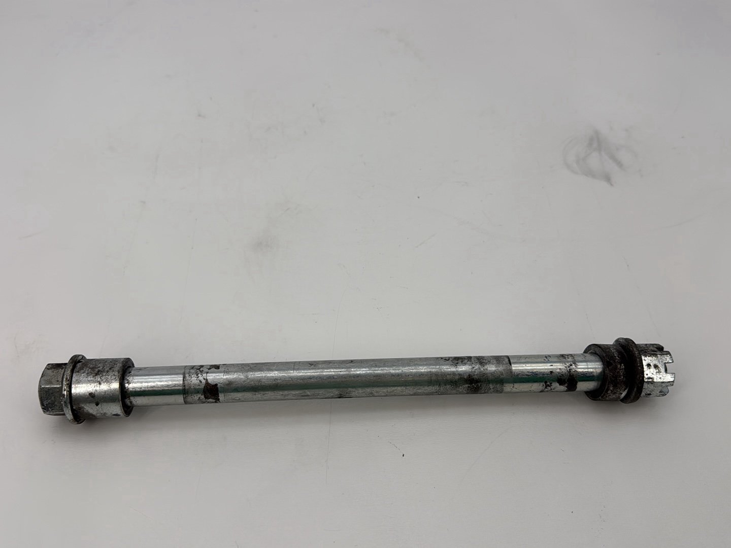 2003 Harley Sportster XL1200C 1200 Custom Anniversary OEM Rear Wheel Axle Bolt Shaft
