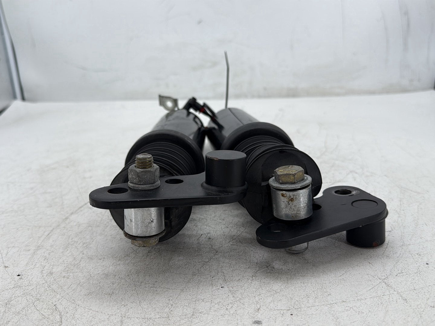 2009 Harley Street Glide Touring FLHX OEM Rear Left Right Shock Absorbers