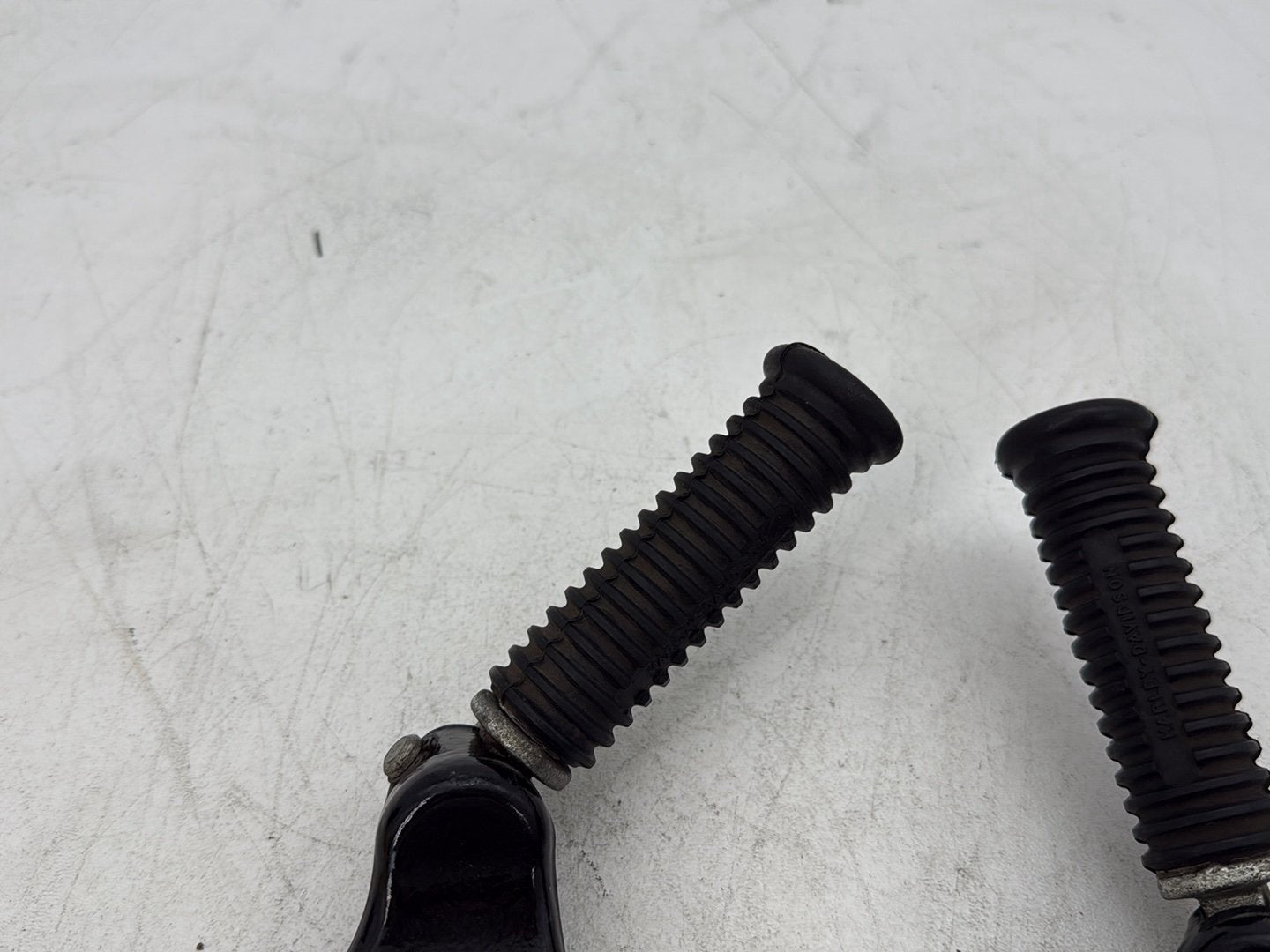 2009 Harley Sportster 883 Low XL883L OEM Passenger Left & Right Foot Pegs