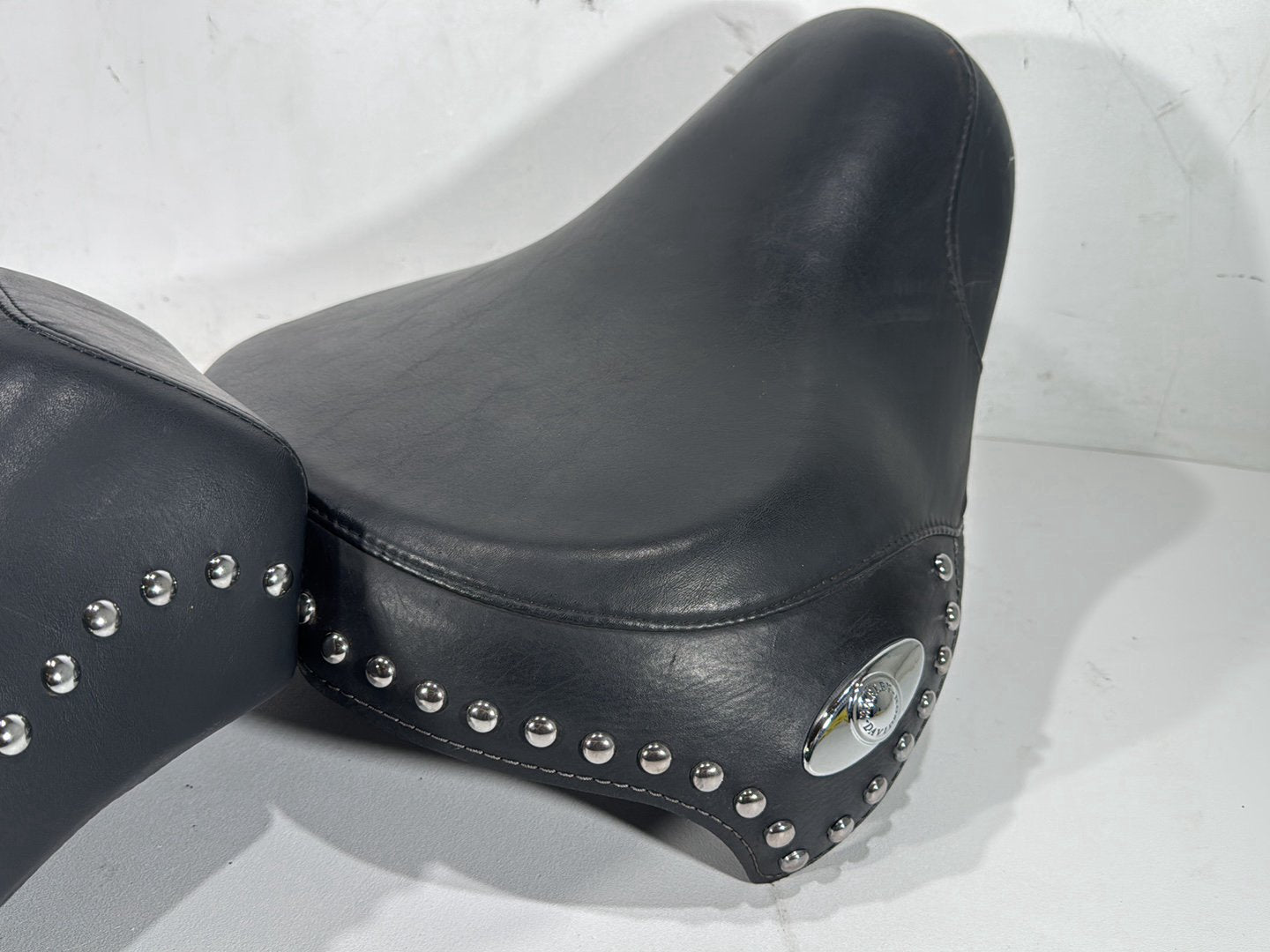 2004 Harley Softail FLSTC Heritage Classic OEM Passenger Rider Driver Seat Saddle