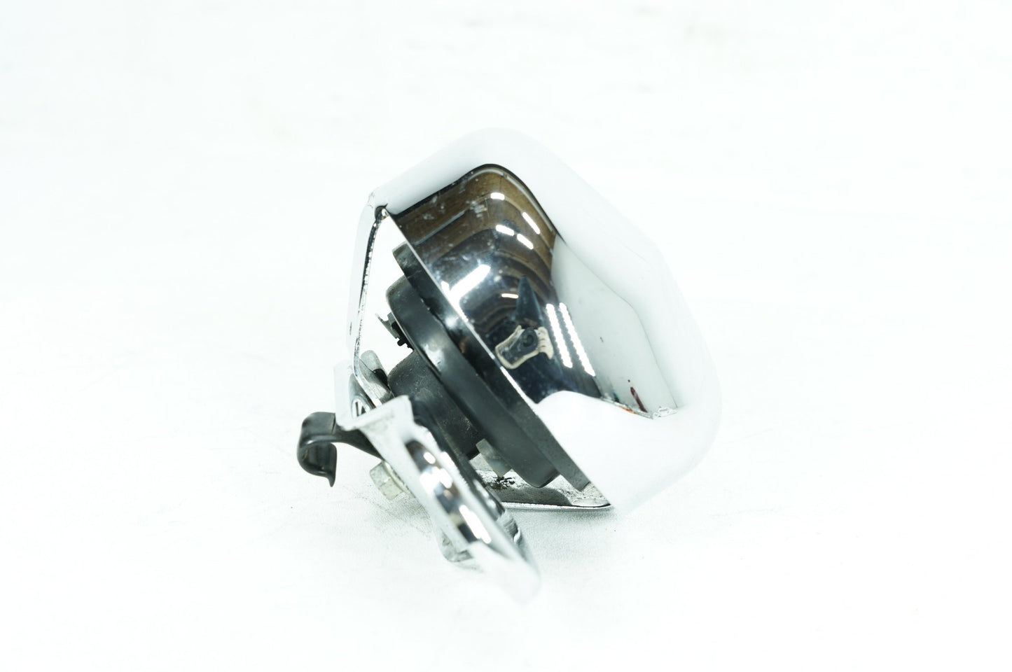 1999 - 2006 Harley-Davidson Softail Heritage Classic Horn Signal Klaxon Chrome Cover 69060-90F