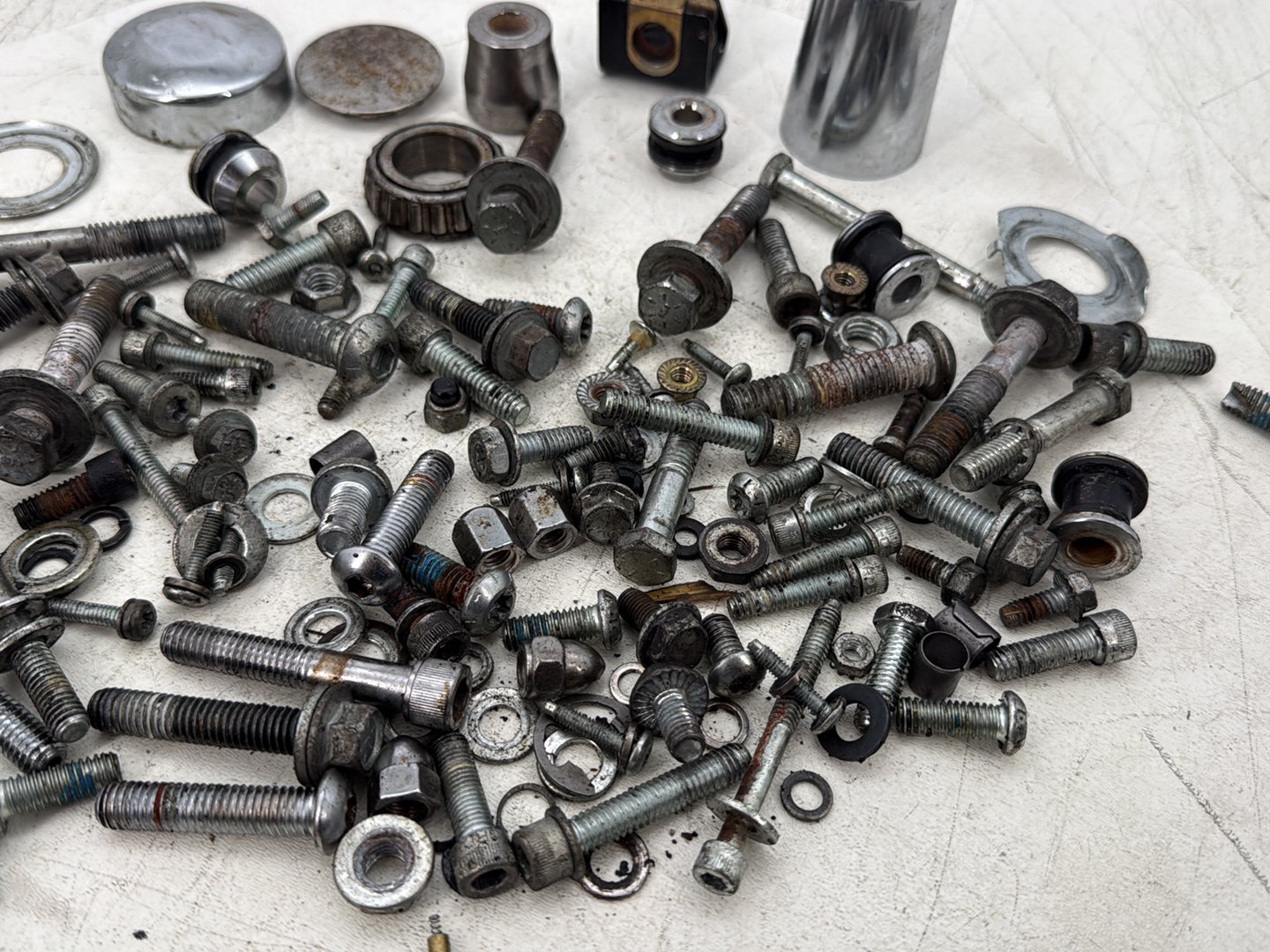 2007 Harley Dyna Street Bob FXDBI OEM Hardware Bolts Nuts & Brackets