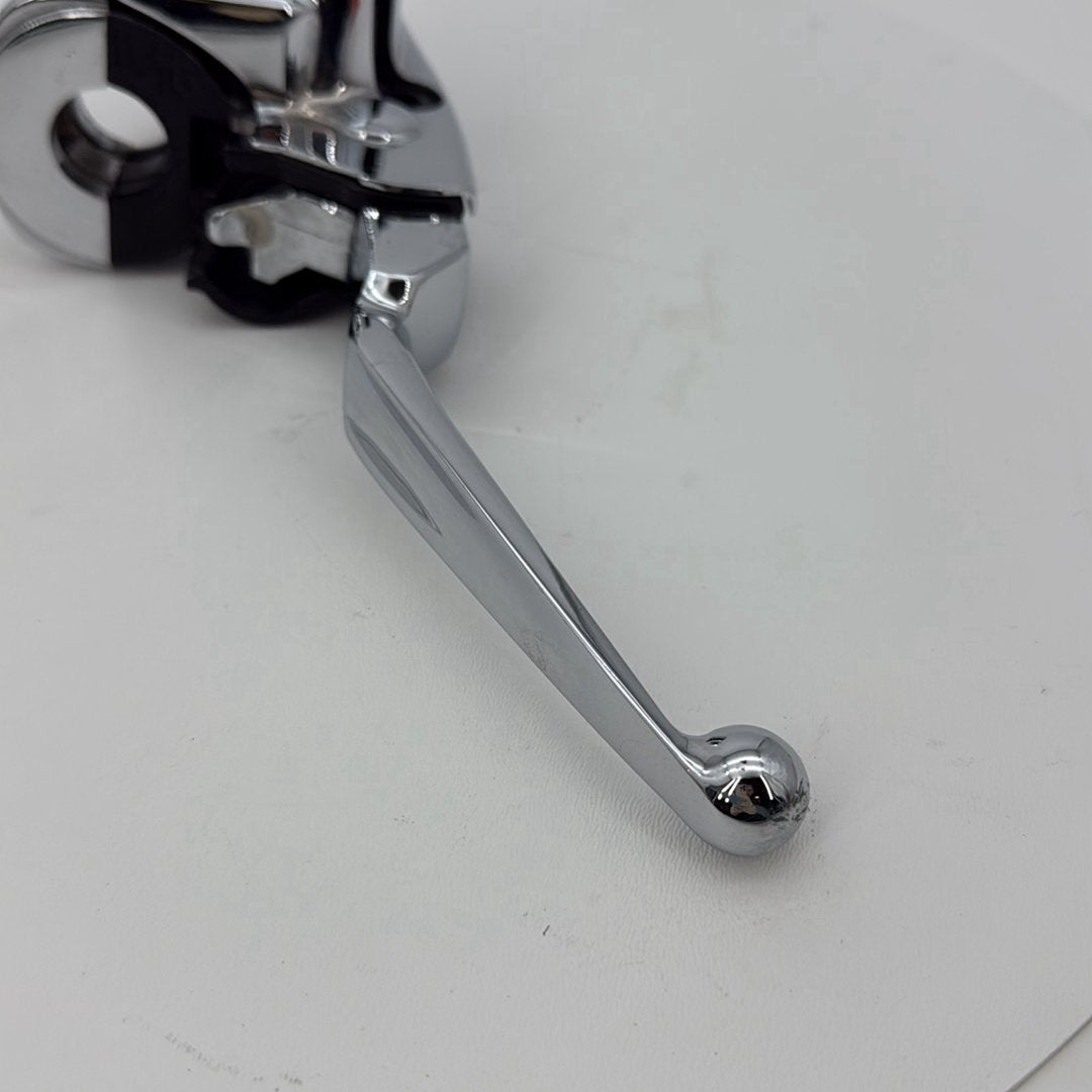 2007 - 2012 Harley-Davidson Touring Street Glide Front Right Brake Lever Master Cylinder  	45105-05A