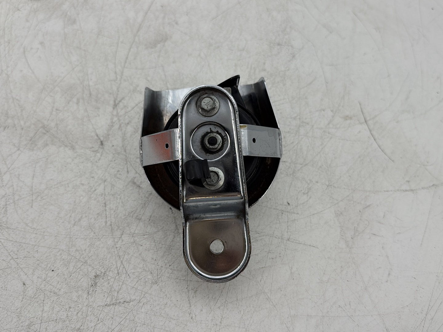 2008 Harley Dyna FXDL Low Rider Anniversary OEM Horn Signal Klaxon Chrome Cover