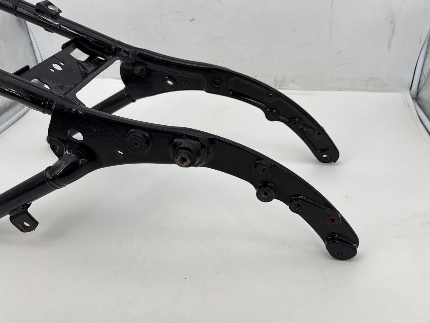 2013 Harley Street Glide Touring FLHX OEM Rear Back Sub Frame Rail Bar 48079-09BHP