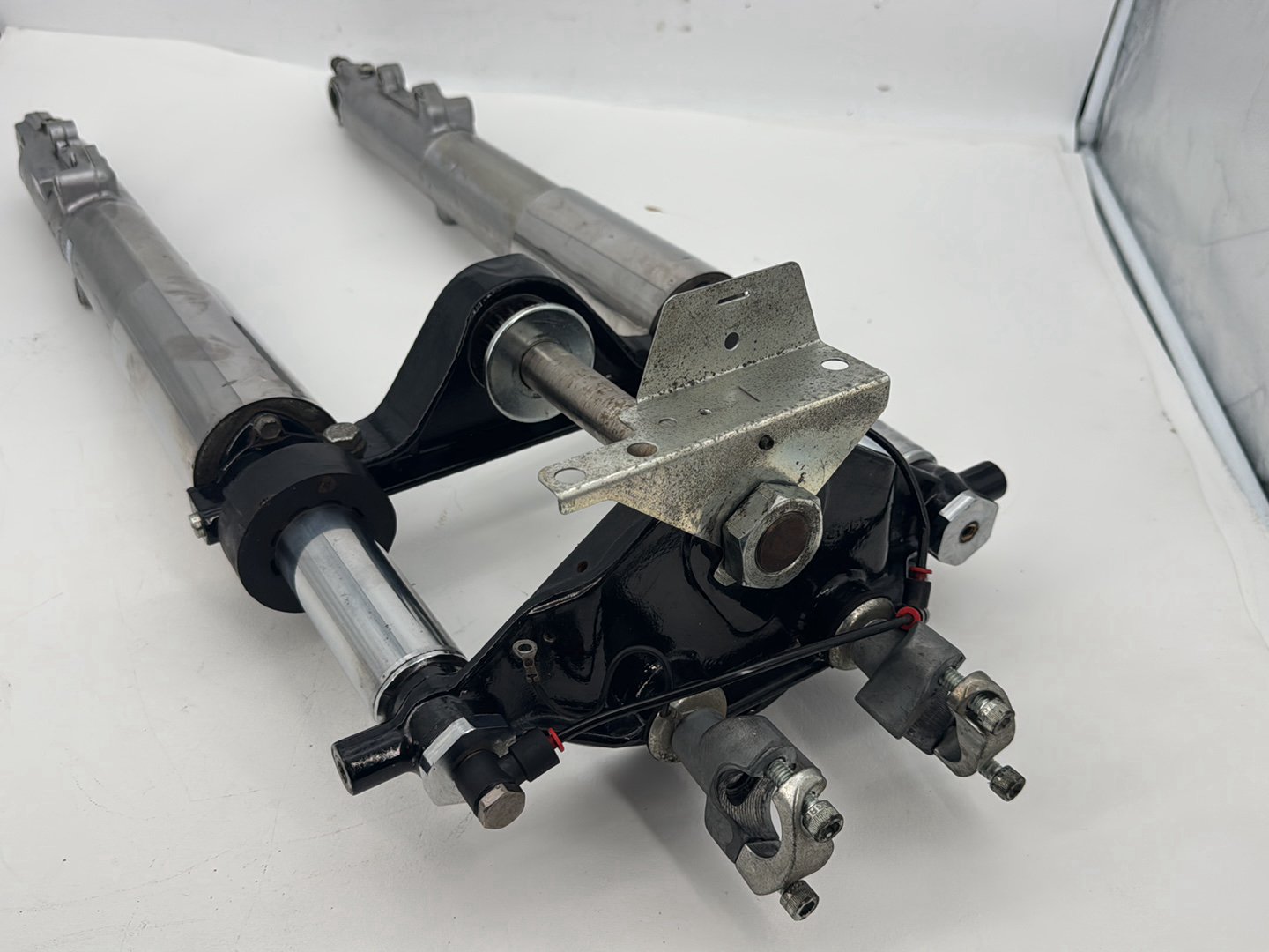 1999 - 2006 Harley-Davidson Touring Electra Glide Classic Front Triple Tree Set & LH RH Fork Legs Sliders  	45446-87A