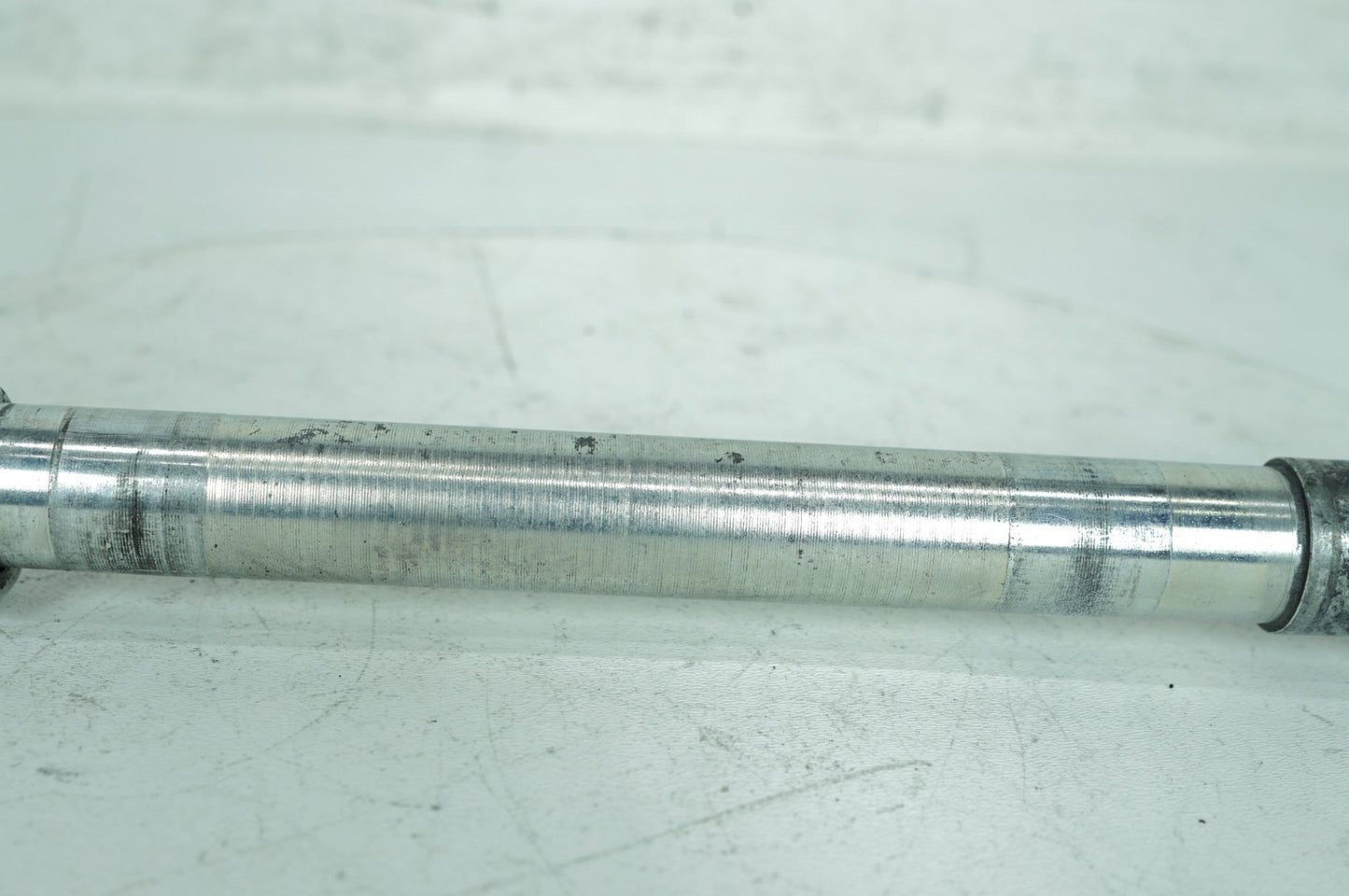 1999 - 2006 Harley-Davidson Touring Road King Classic Front Wheel Axle Bolt Shaft 43364-00