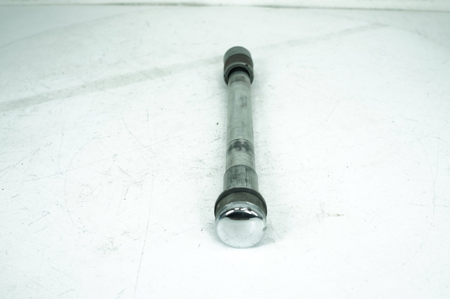 1999 - 2006 Harley-Davidson Touring Electra Glide Classic Front Wheel Axle Bolt Shaft 43364-00