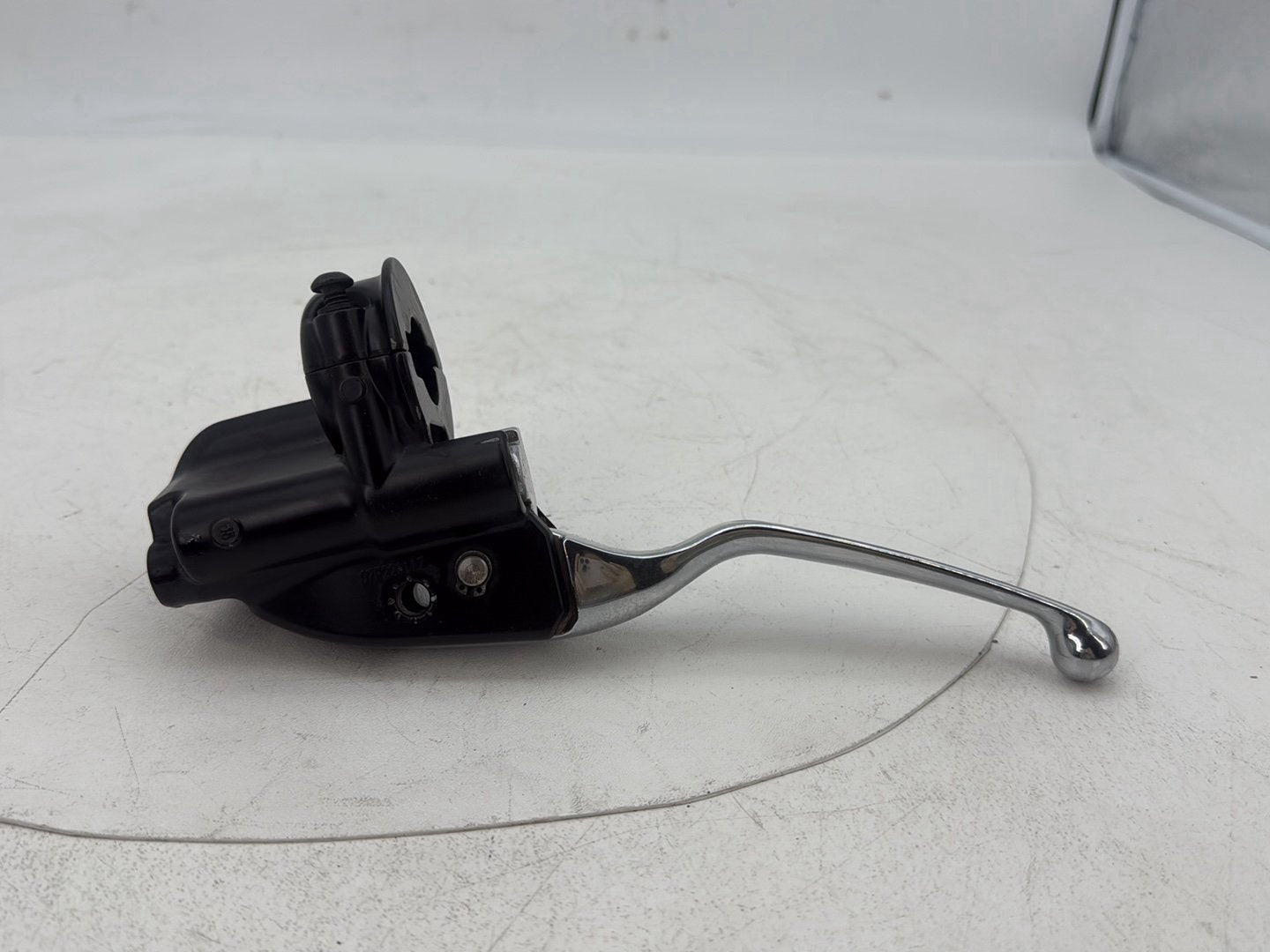 2007 - 2012 Harley-Davidson Touring Electra Glide Ultra Front Right Brake Lever Master Cylinder 	44551-08