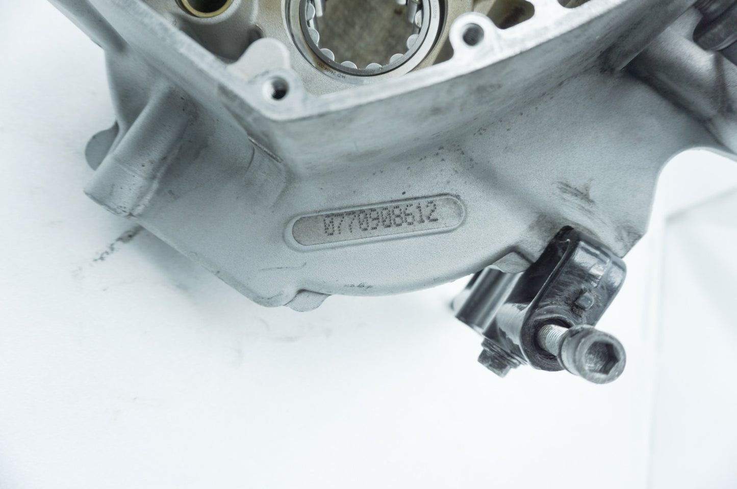 2007 - 2011 Harley-Davidson Touring Electra Glide Crankcase Shaft Engine Motor Cover 24653-06