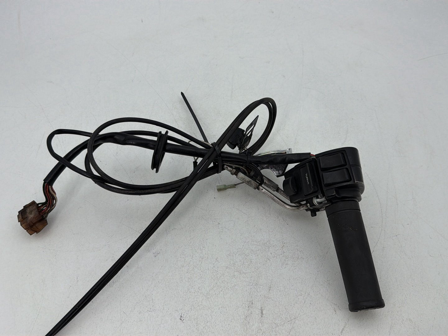 1984 - 1998 Harley-Davidson Touring Electra Glide Classic Right Engine Start Kill Switches Controls 71589-92