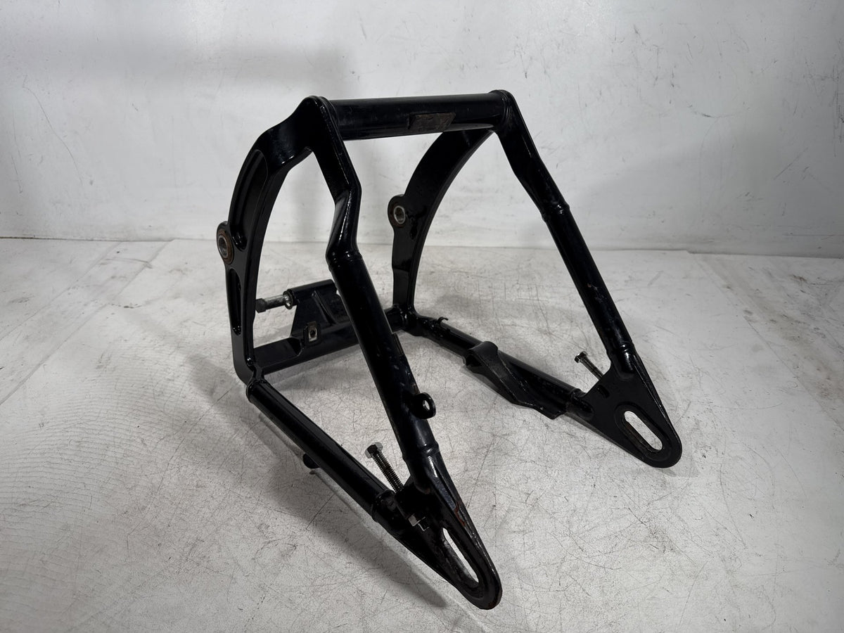 2001 Harley Fat Boy Softail FLSTF OEM Rear Fork Swingarm Swing Arm 47573-00A