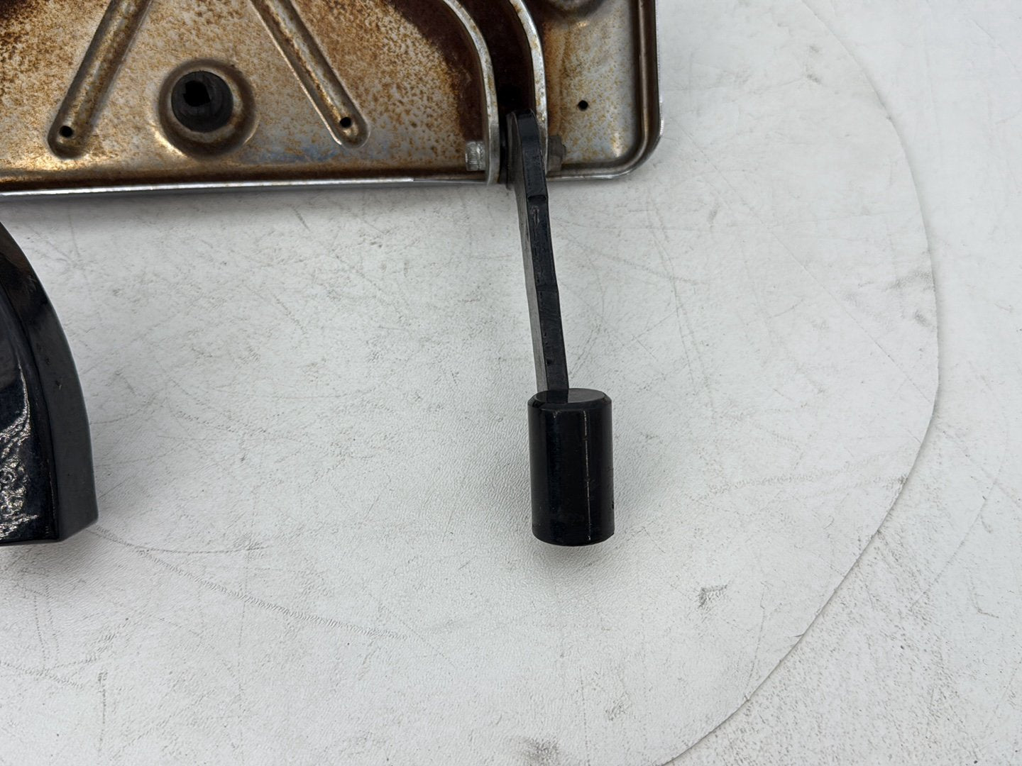 1999 - 2006 Harley-Davidson Touring Electra Glide Ultra Right Driver 1 Floorboard Foot Rest 50614-91A
