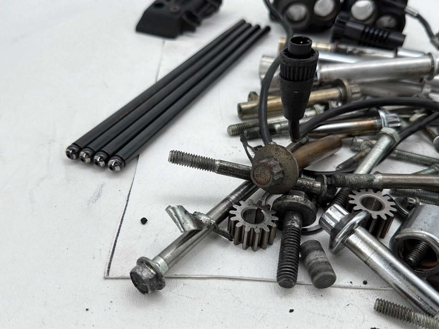 1996 Harley Road King Touring Police FLHPI EVO Engine Hardware Bolt Pushrods