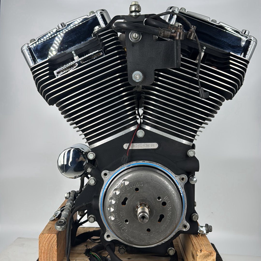 1999 - 2006 Harley-Davidson Touring Electra Glide Classic EFI Twin Cam 88 Engine Motor  	16125-01