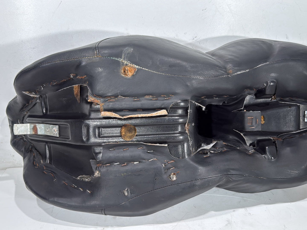 2005 Harley Electra Glide Touring Ultra OEM Passenger Rider Driver Seat Saddle